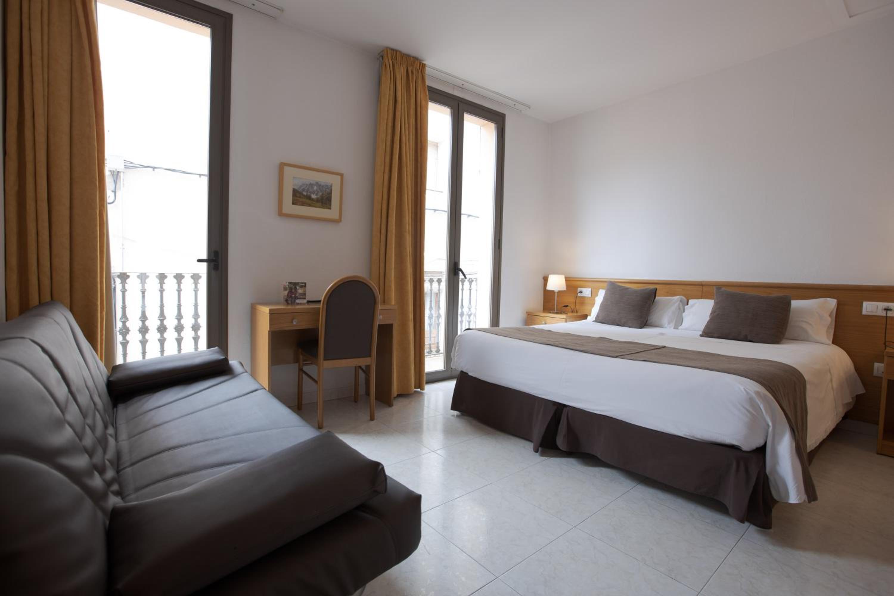 Triple Room - Photo 1