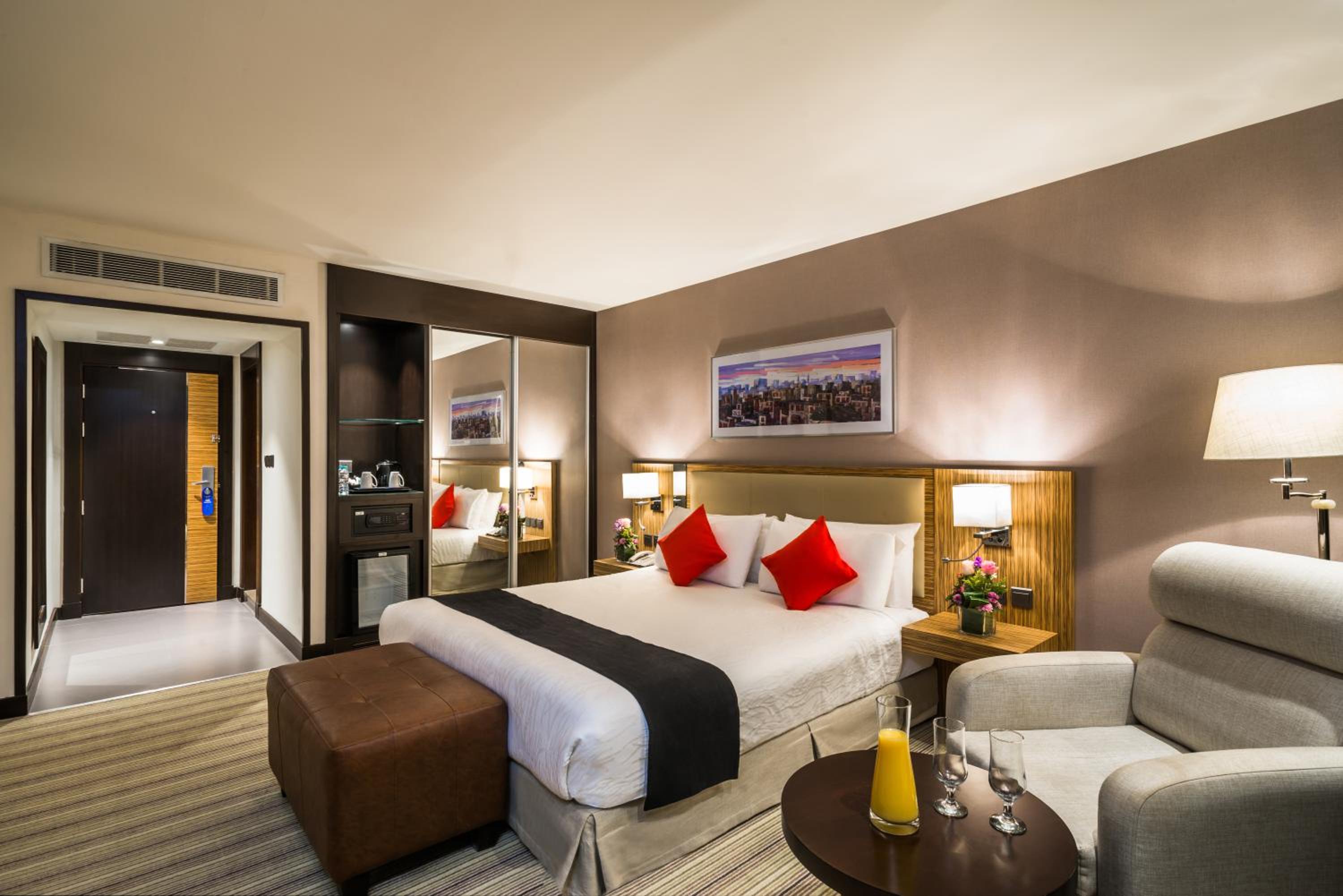 Deluxe Room King