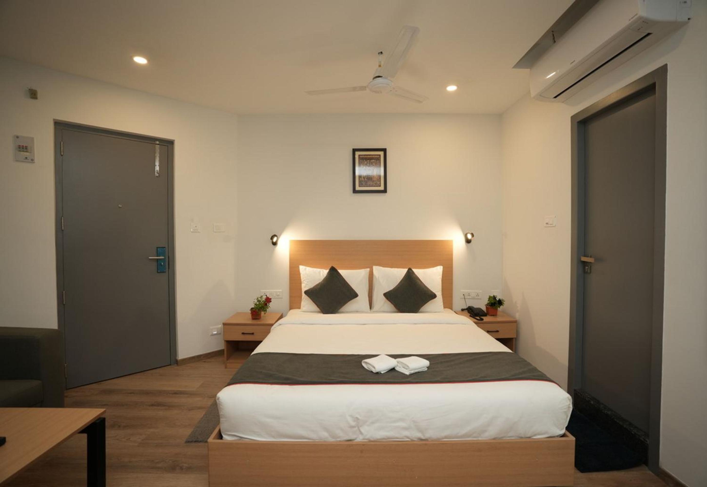 Deluxe Room - Photo 3