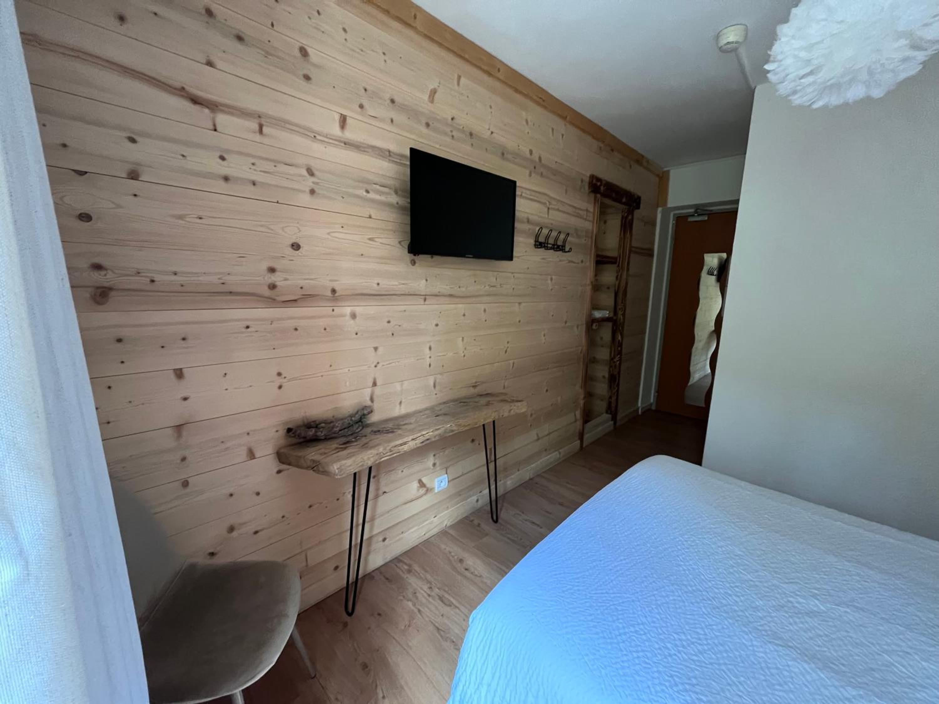 Double Room with Mountain View