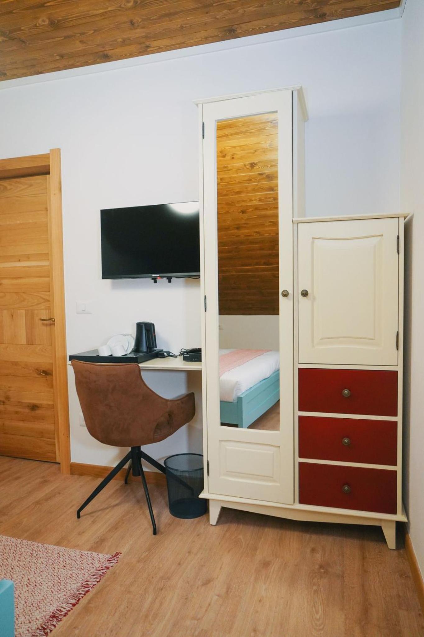 Double Room - Photo 7