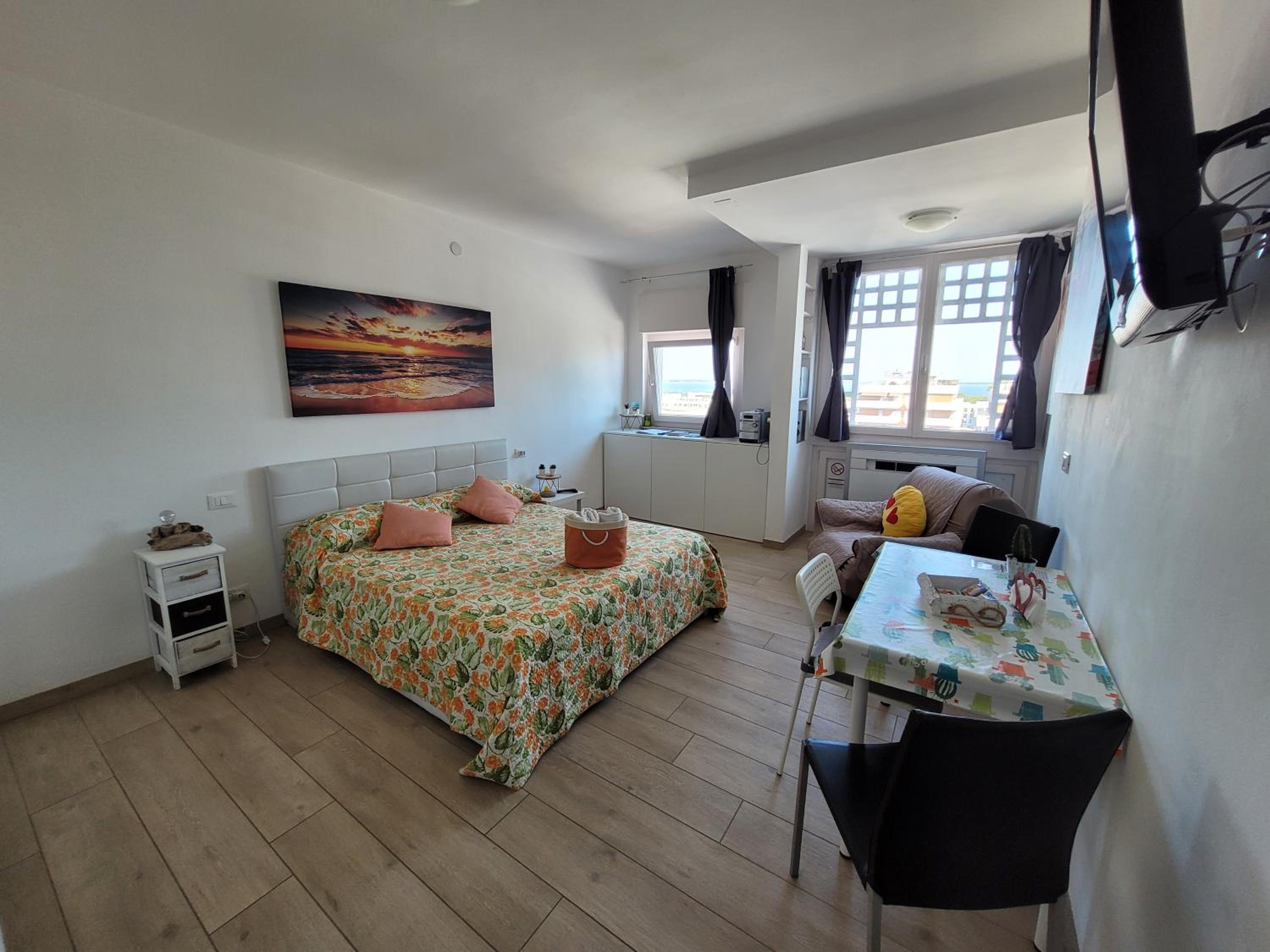 Studio Apartment photo 1