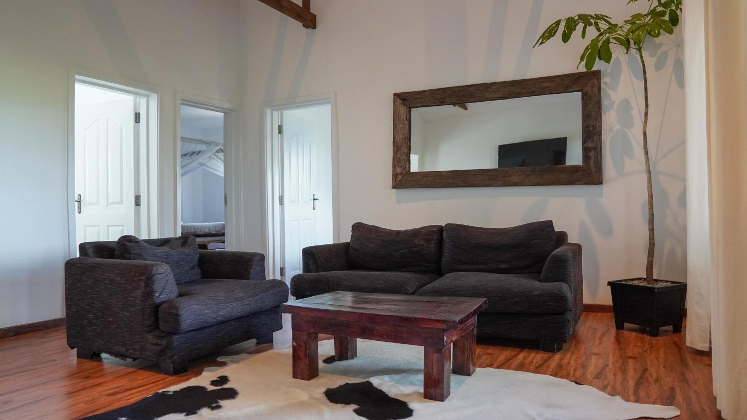 Two-Bedroom House - Photo 34