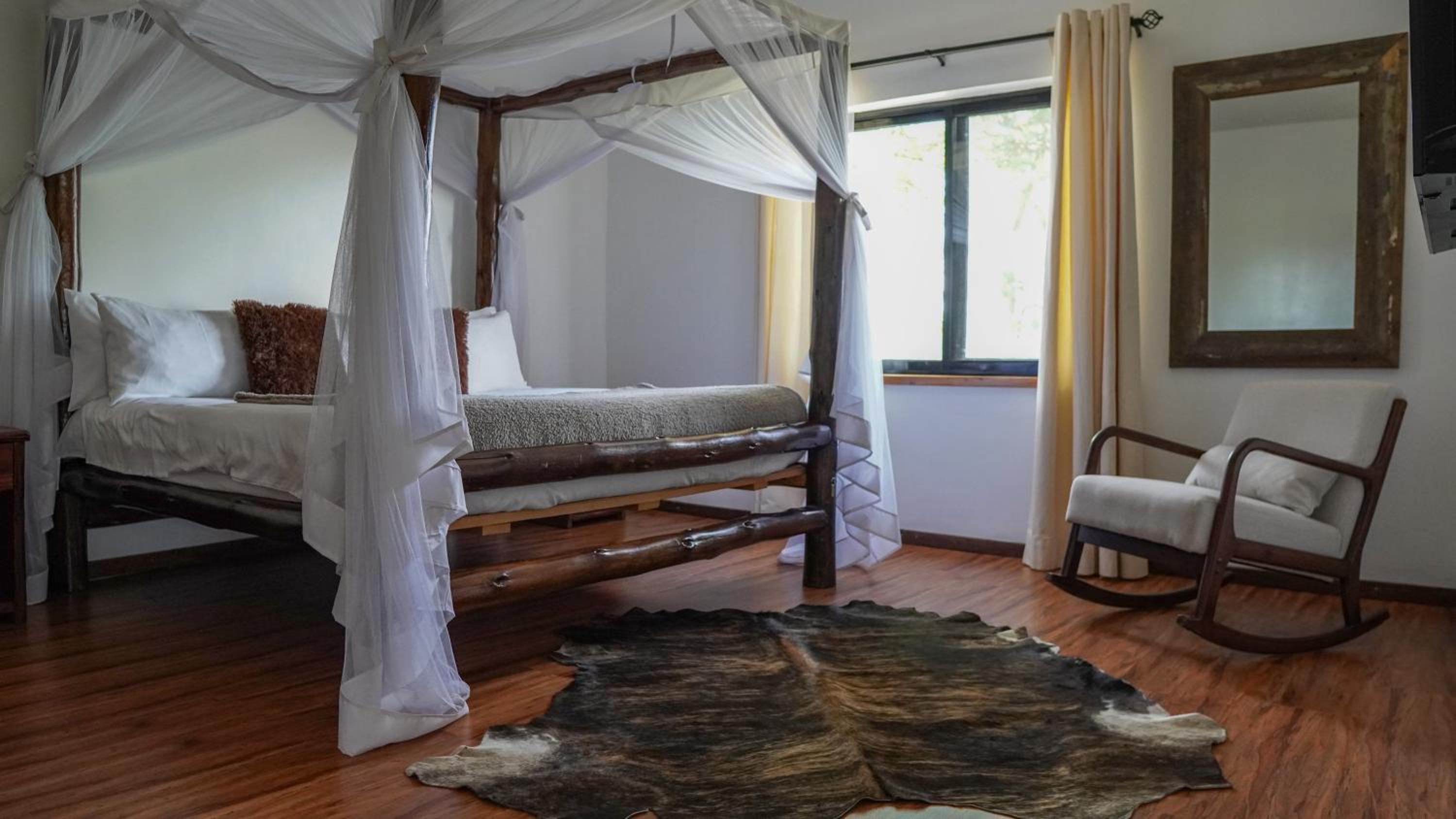 Two-Bedroom House - Photo 18