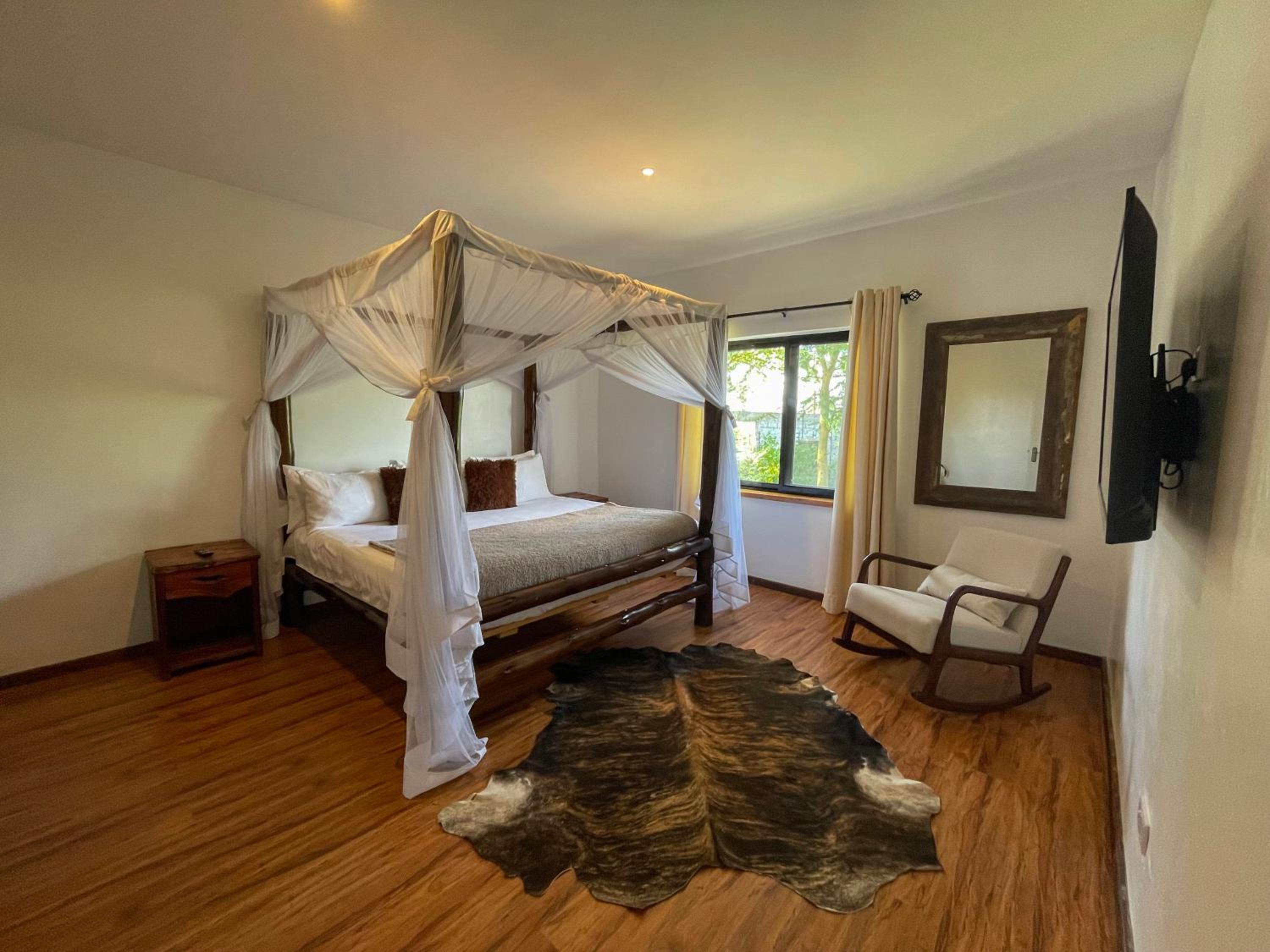 Two-Bedroom House - Photo 20