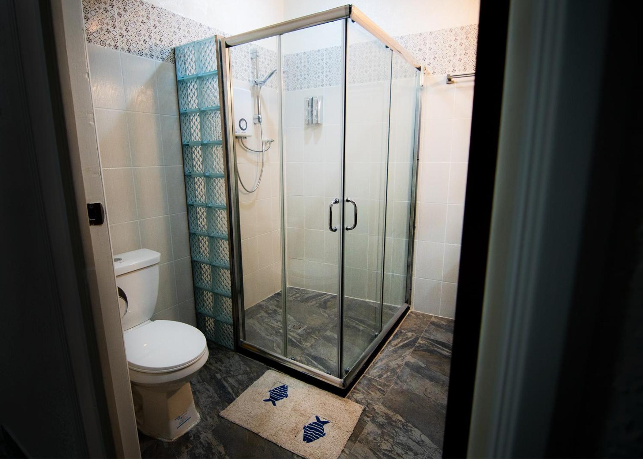 Standard Twin Room with Sea View - Photo 2