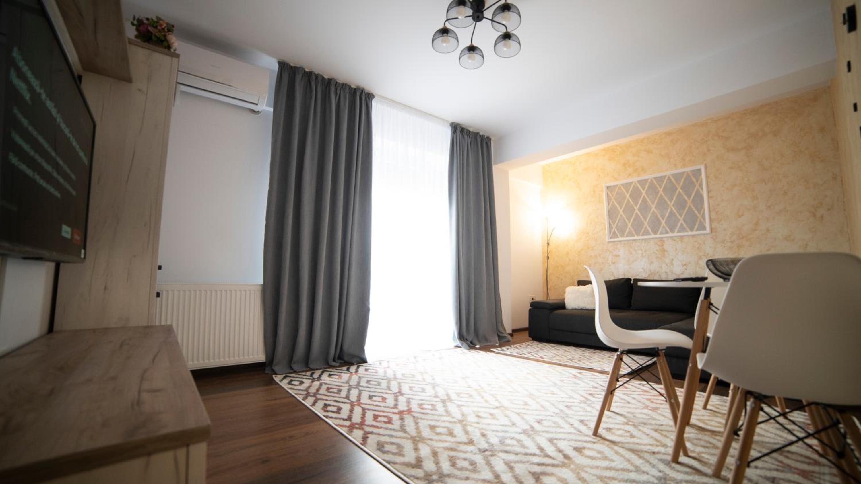 One-Bedroom Apartment - Photo 10