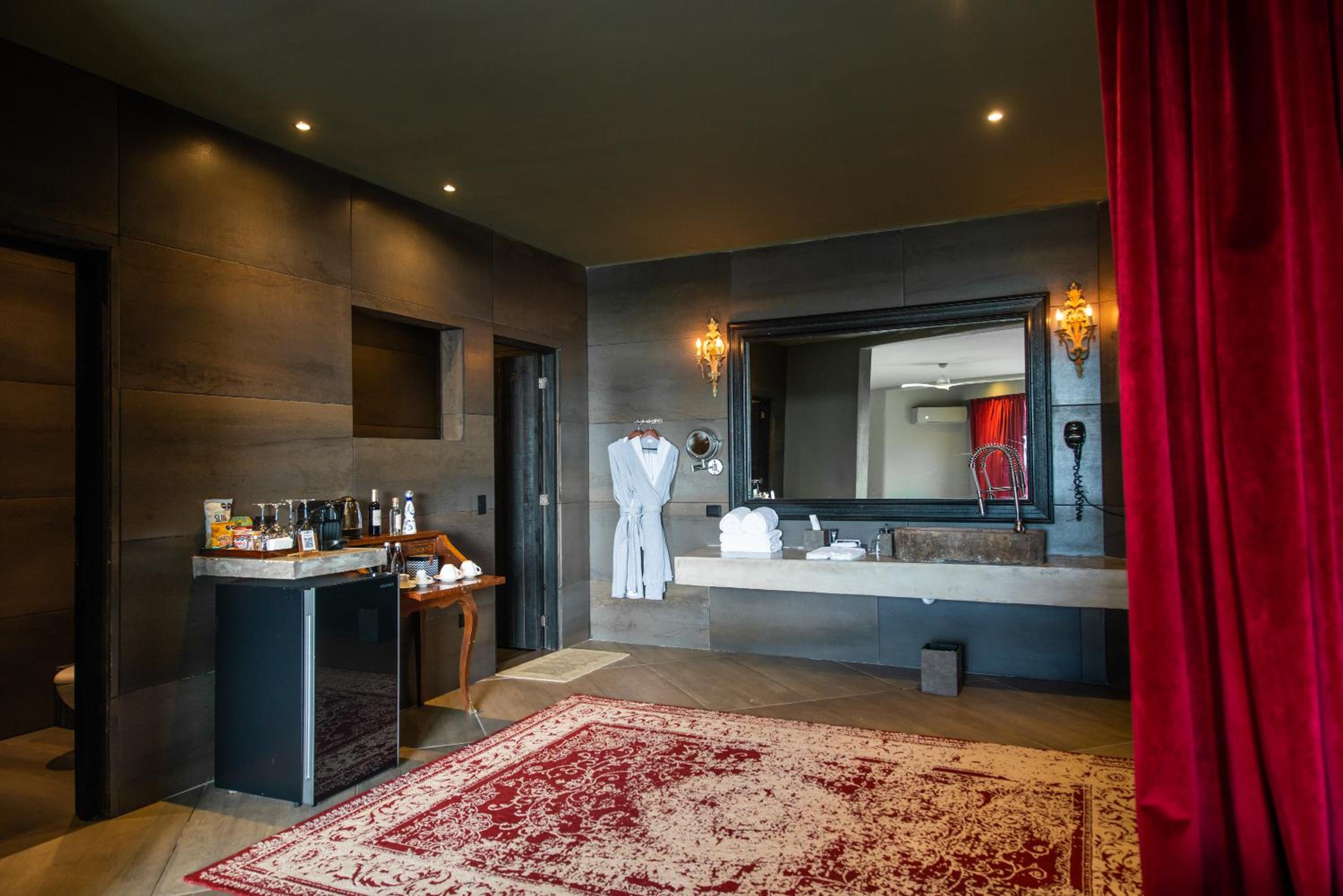 Master Suite - Beach Front photo 3