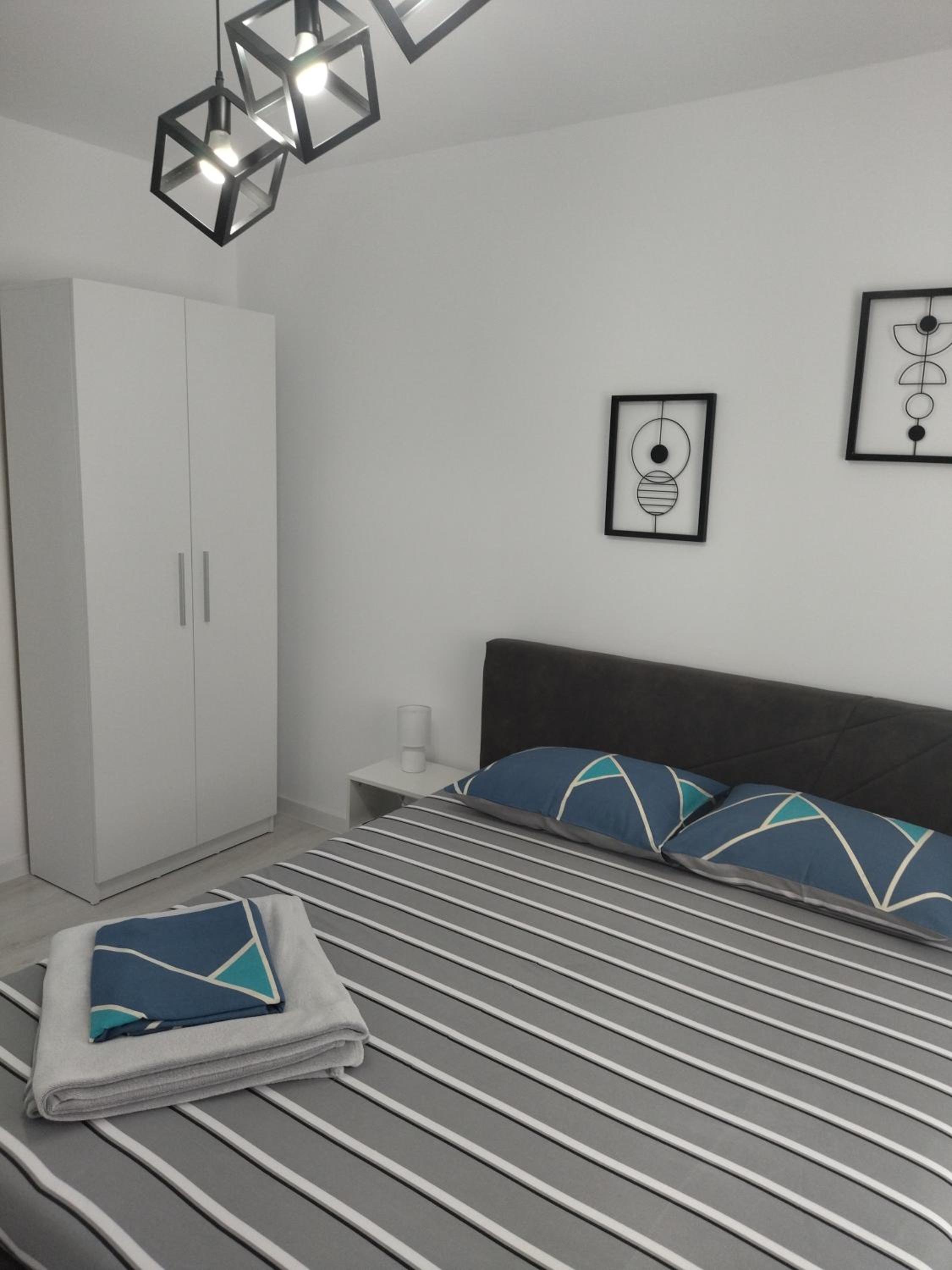 Two-Bedroom Apartment - Photo 5