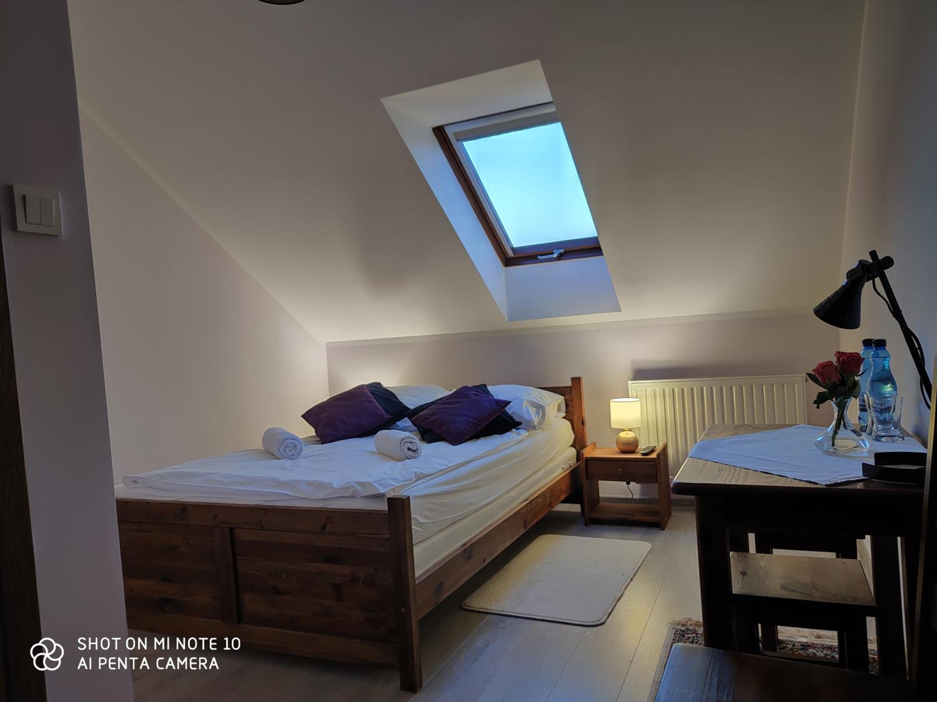 Standard Double Room - Photo 3