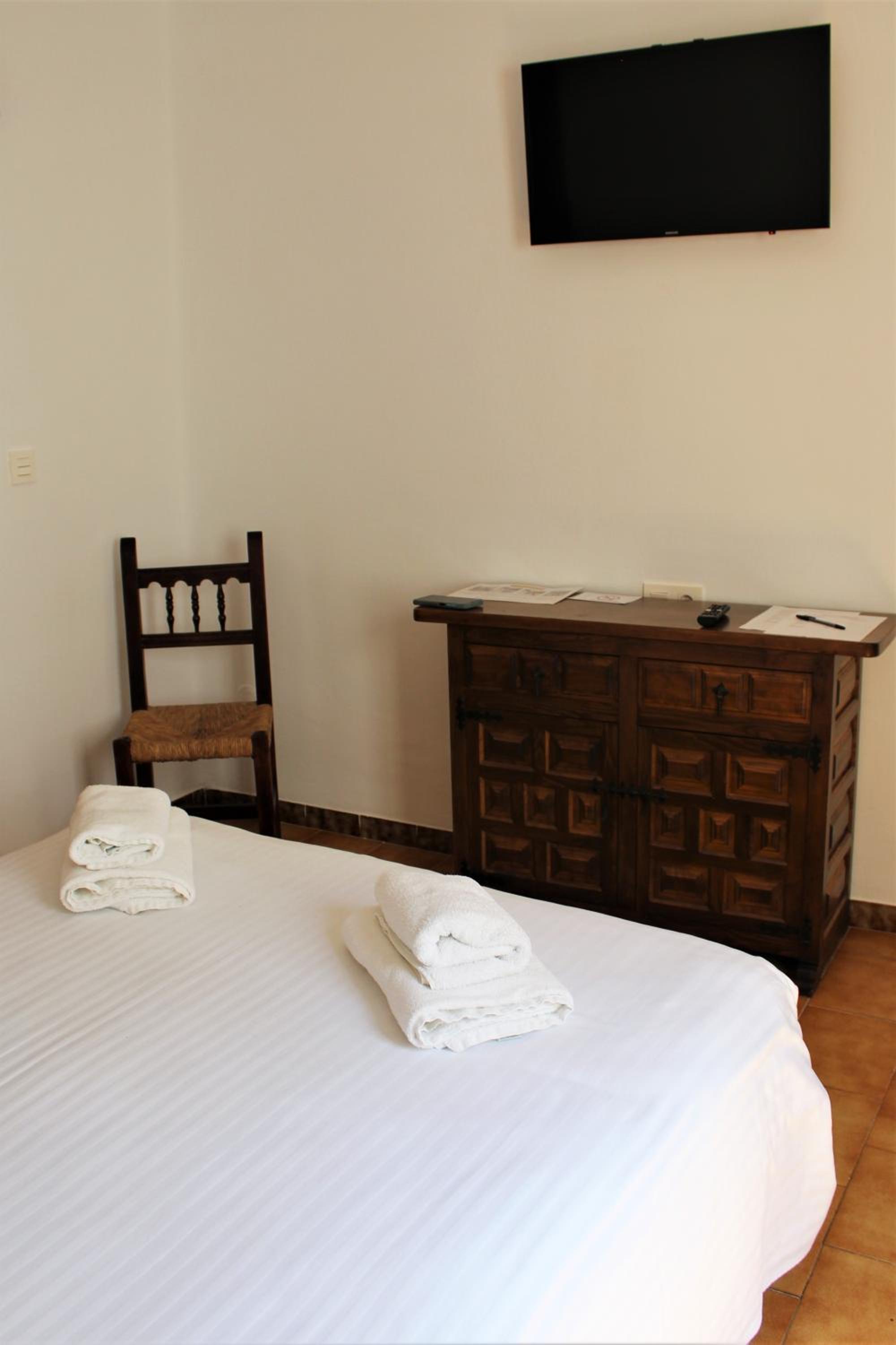 Double Room - Photo 3