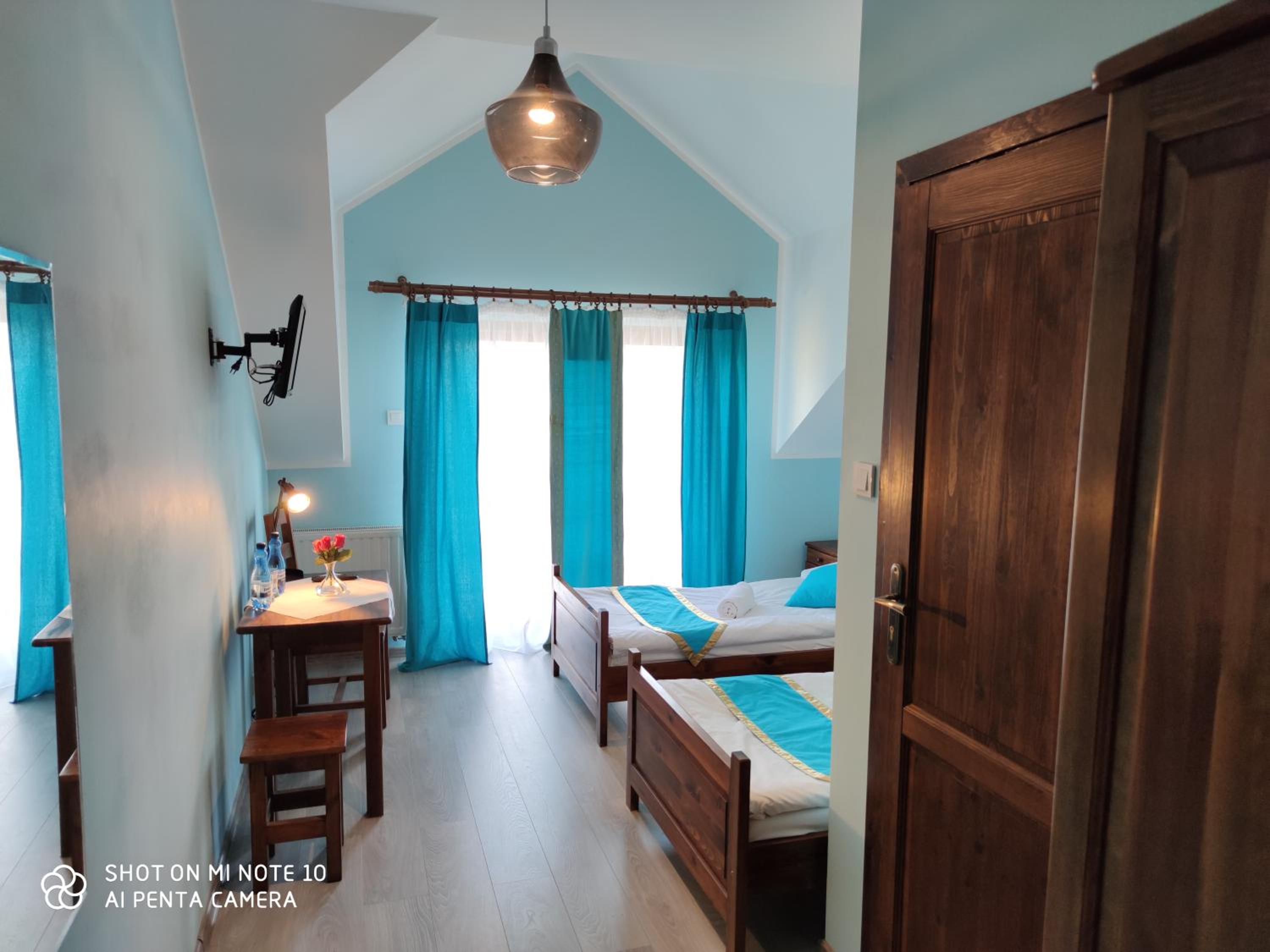Twin Room with Balcony - Photo 2