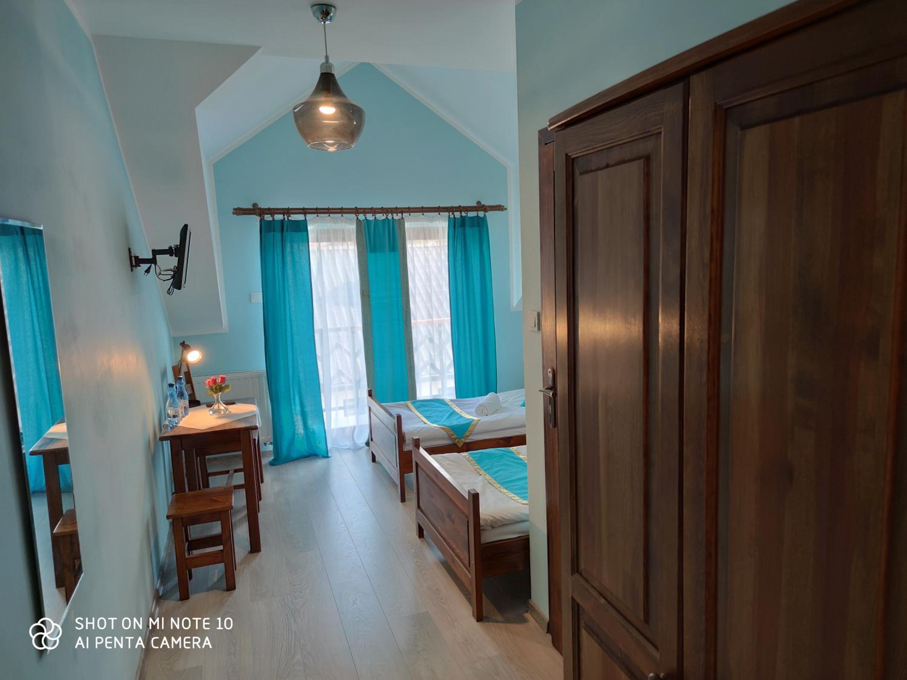 Twin Room with Balcony - Photo 5