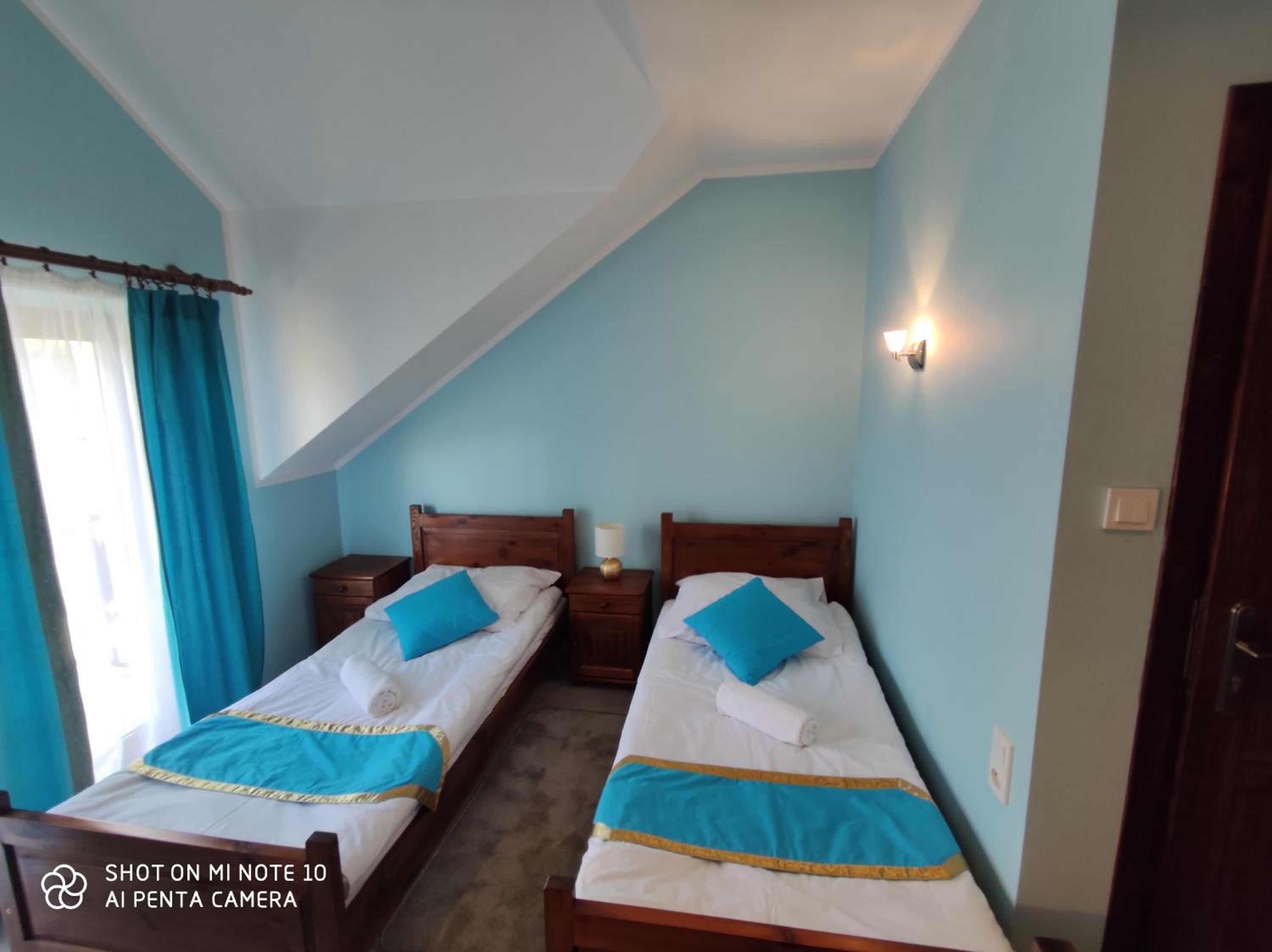 Twin Room with Balcony - Photo 4