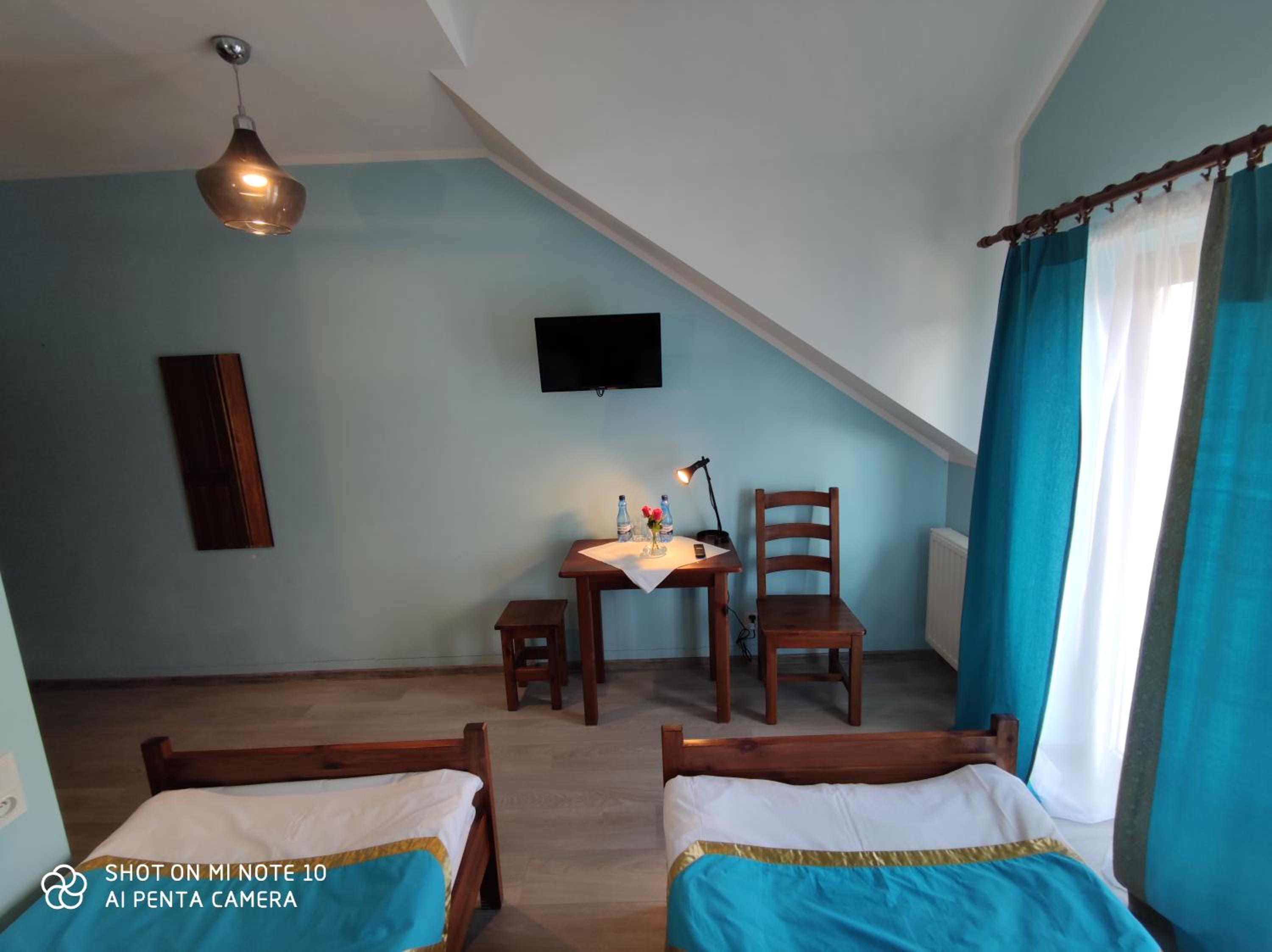 Twin Room with Balcony - Photo 3