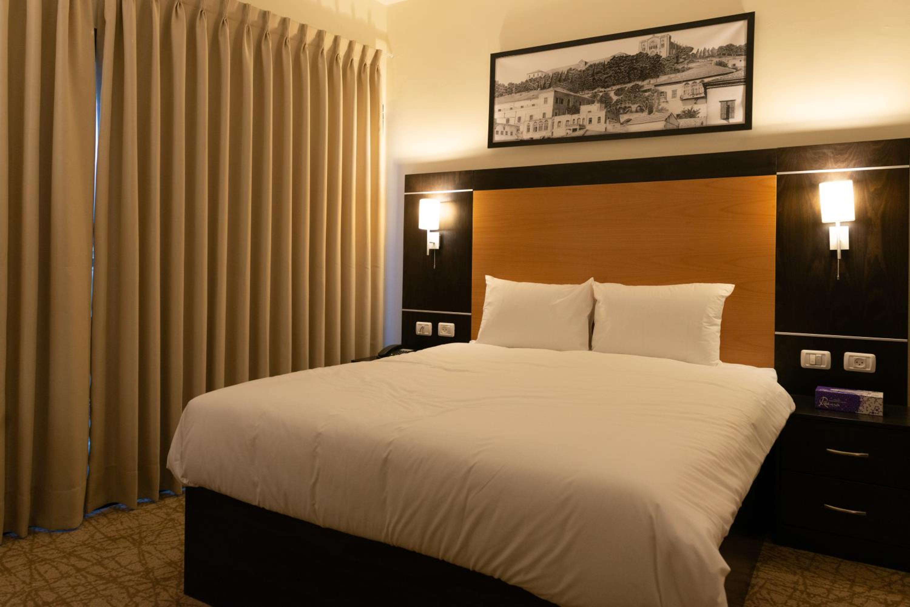 Standard Double Room - Photo 7