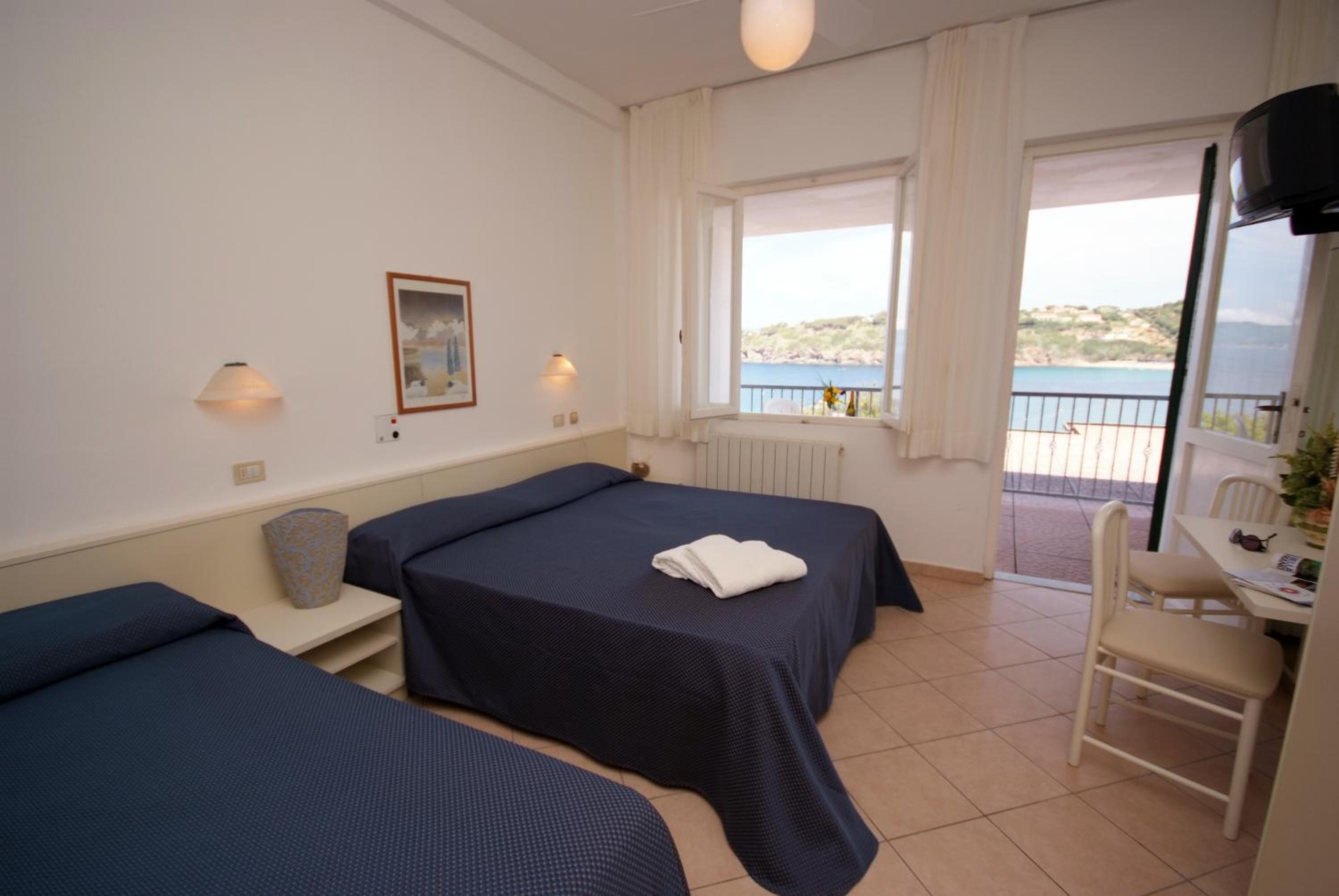 Triple Room with Sea View - Photo 1