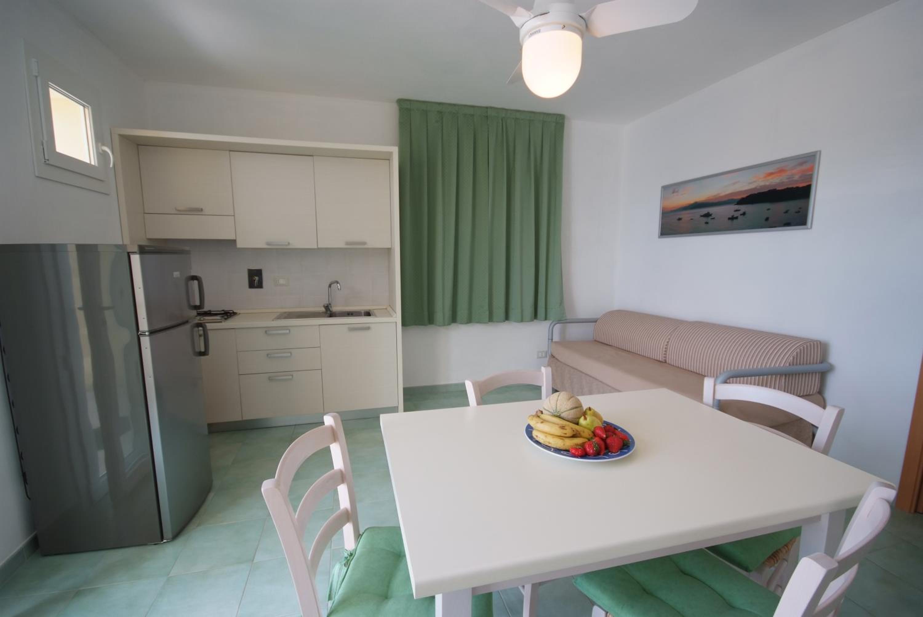 Superior One-Bedroom Apartment (4 Adults) photo 3