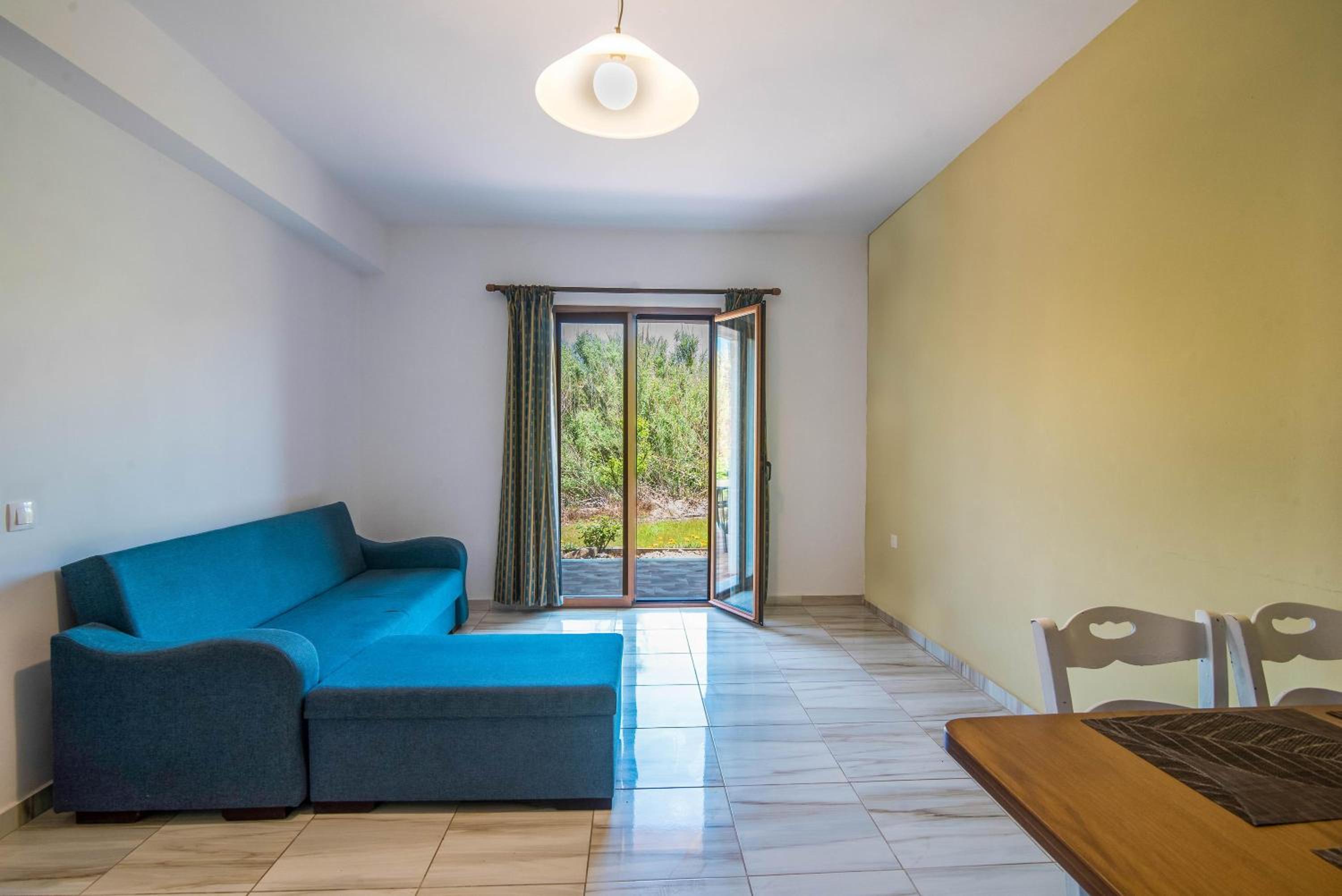 Two-Bedroom Deluxe Apartment with Balcony