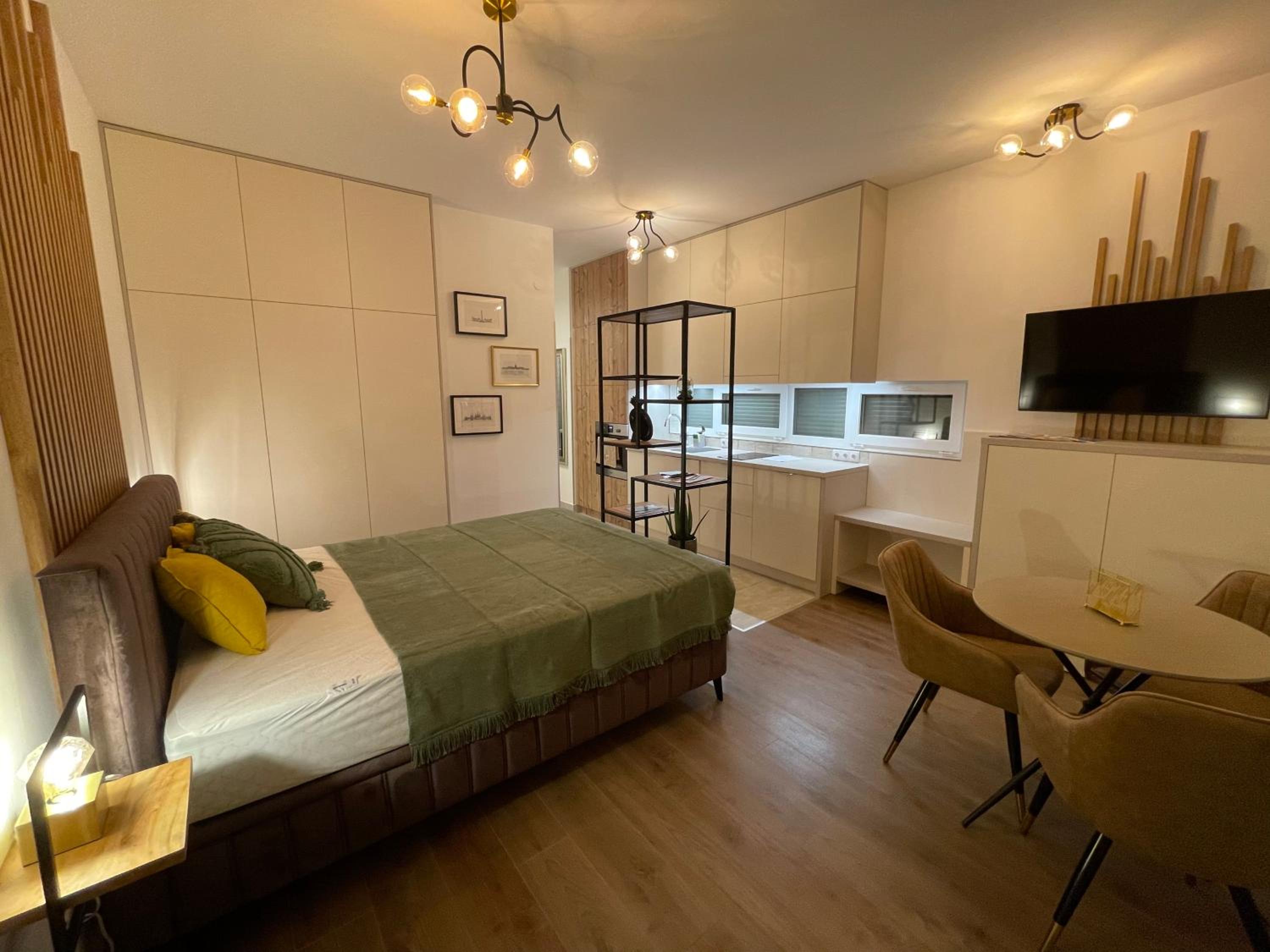 One-Bedroom Apartment - Photo 19