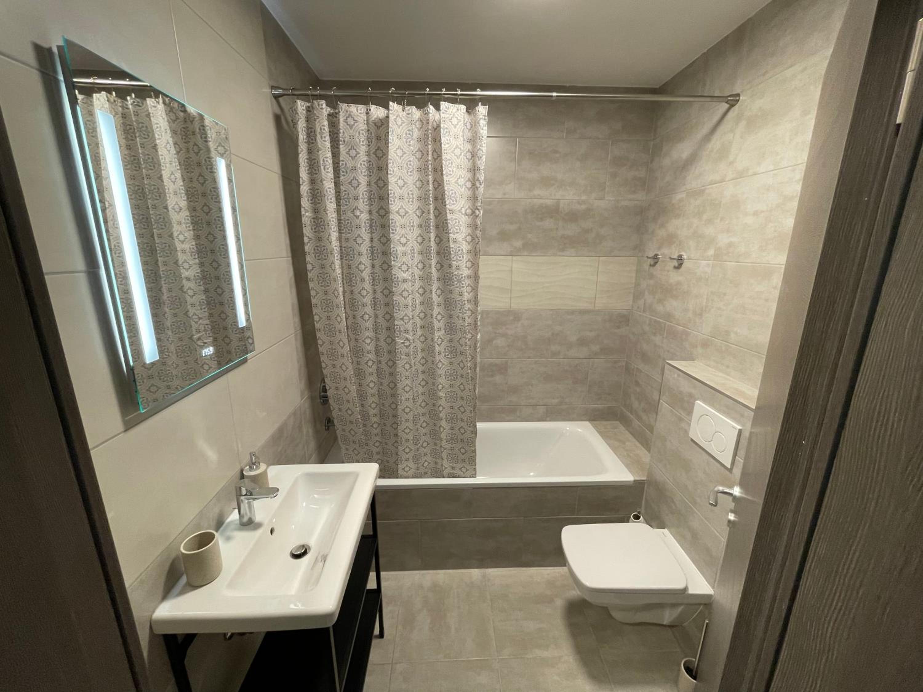 One-Bedroom Apartment - Photo 18