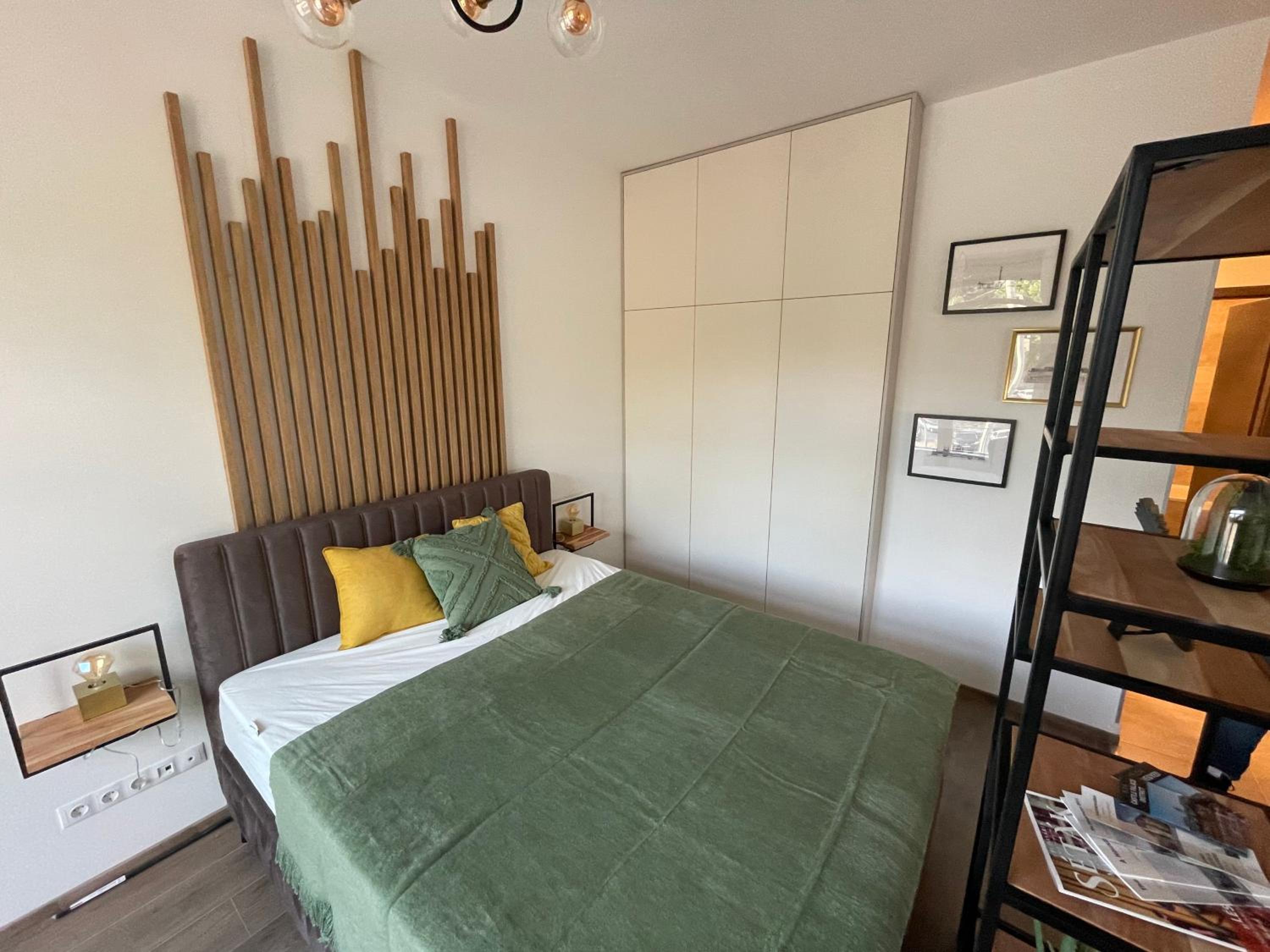 One-Bedroom Apartment - Photo 17