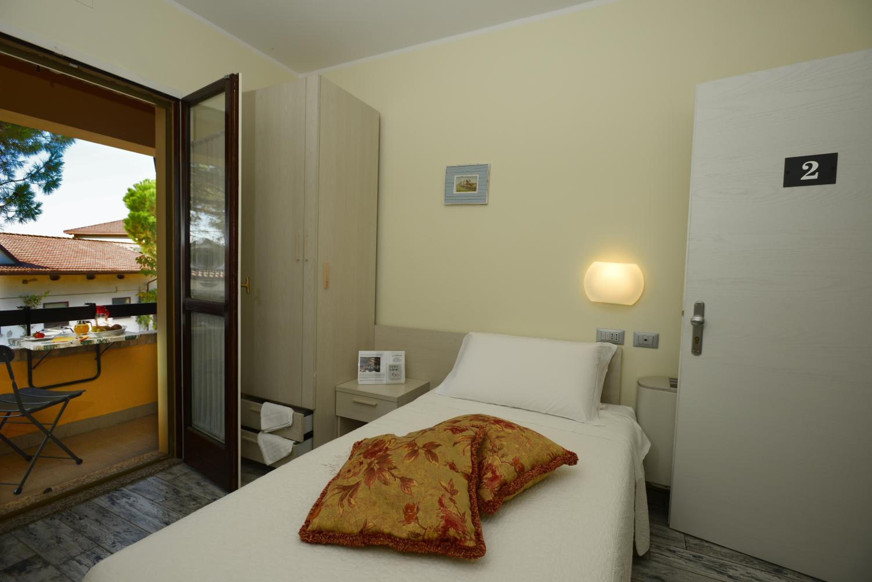 Single Room with Balcony photo 2