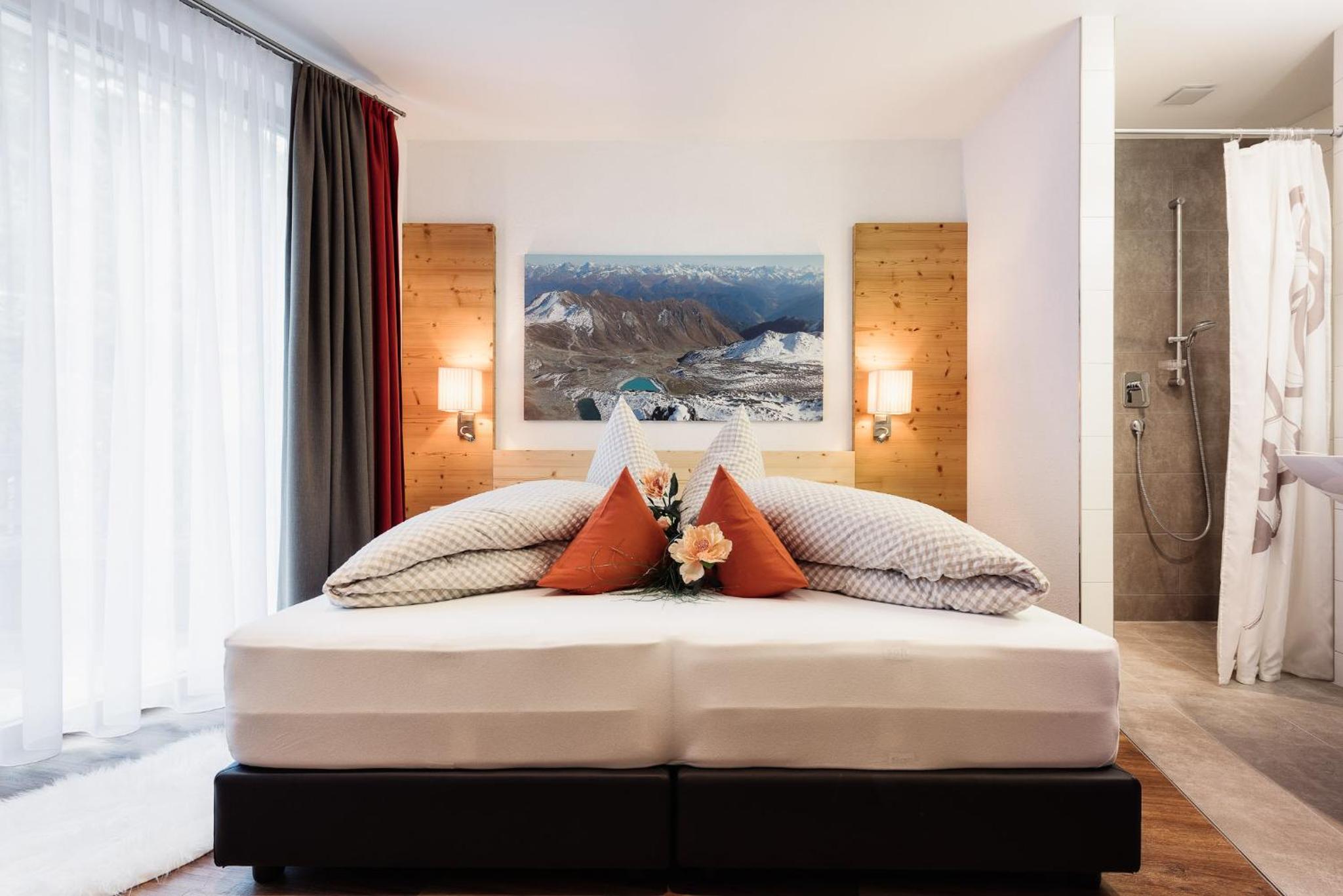 Two-Bedroom Apartment with Balcony photo 1