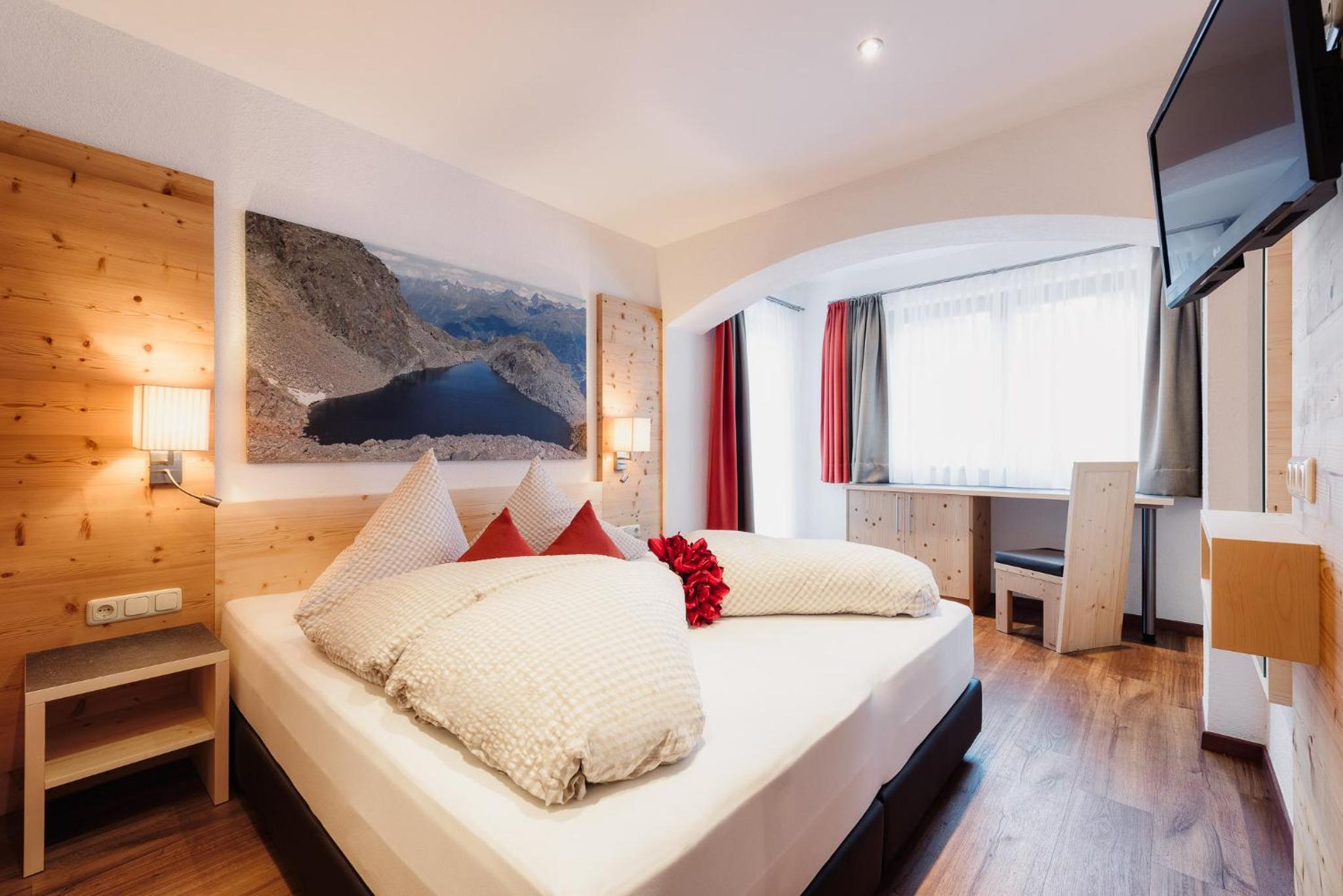 Two-Bedroom Apartment with Balcony photo 3