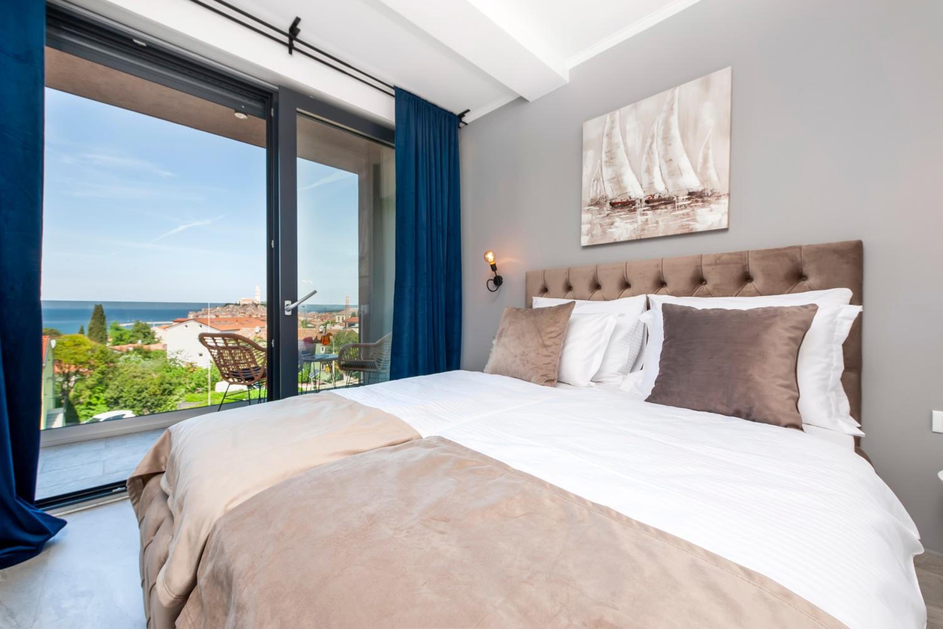 Deluxe Double Room with Balcony and Sea View - Photo 1