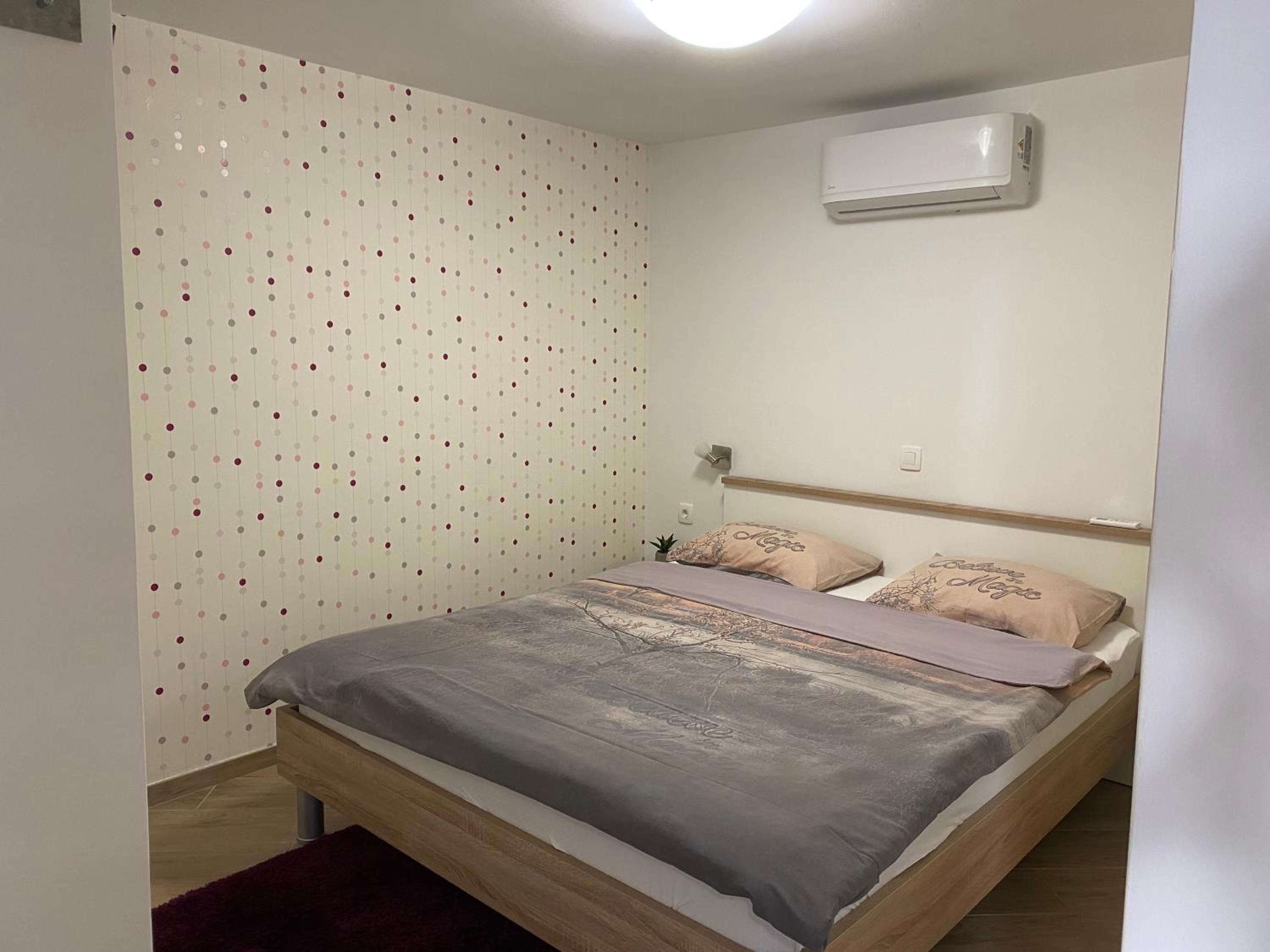 One-Bedroom Apartment - Photo 8