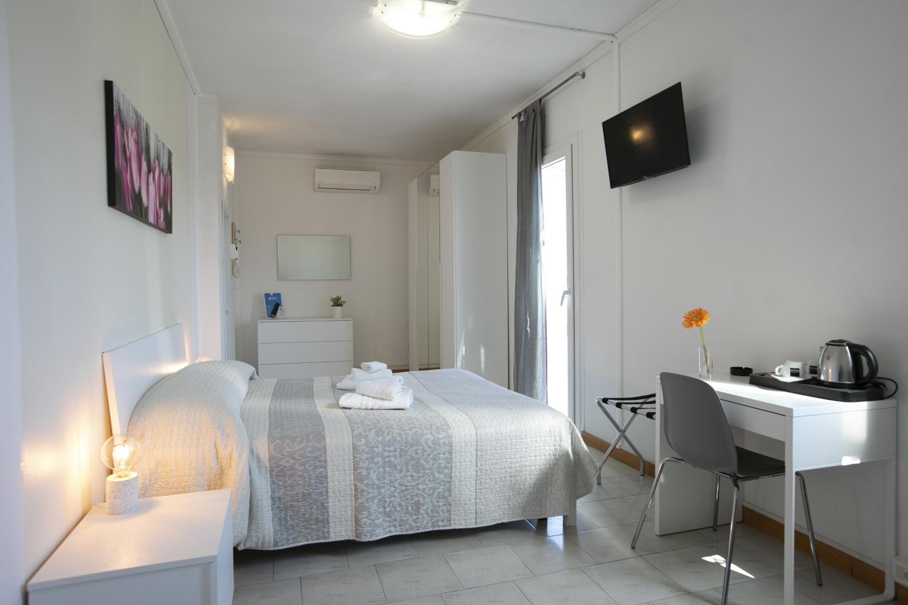 Superior Double Room - Photo 2