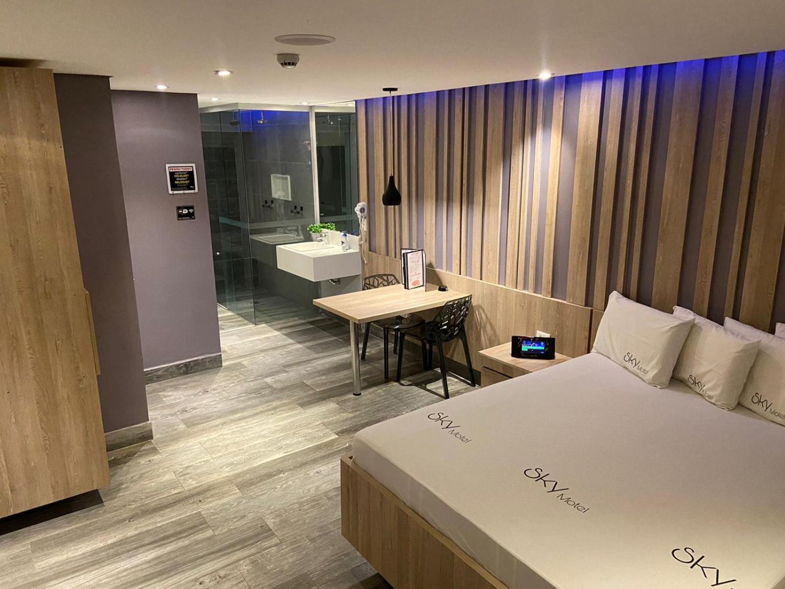 Deluxe Suite with Spa Bath