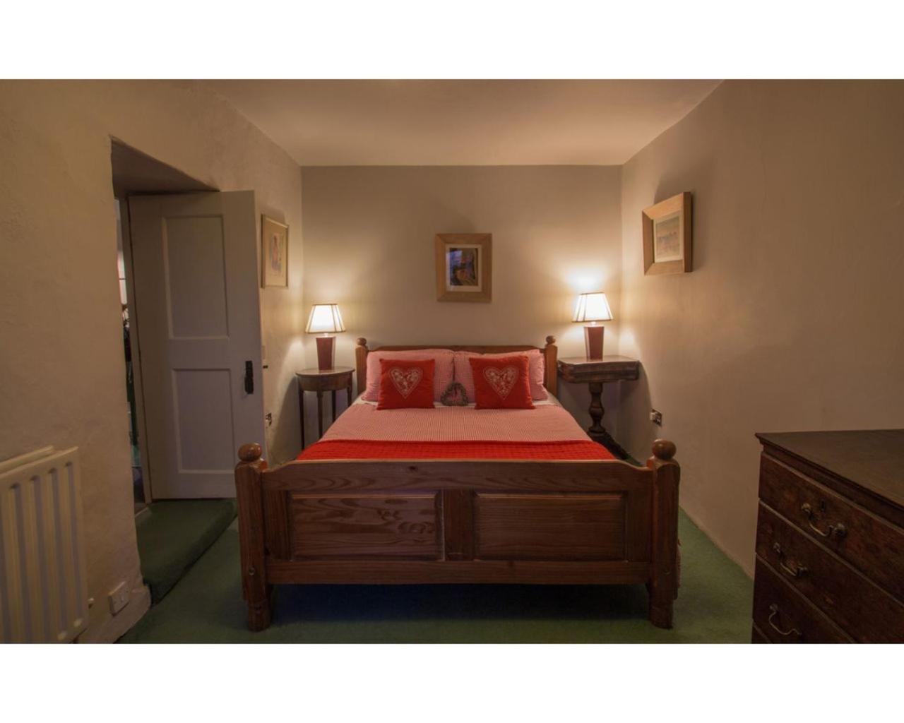 Three-Bedroom Cottage photo 1
