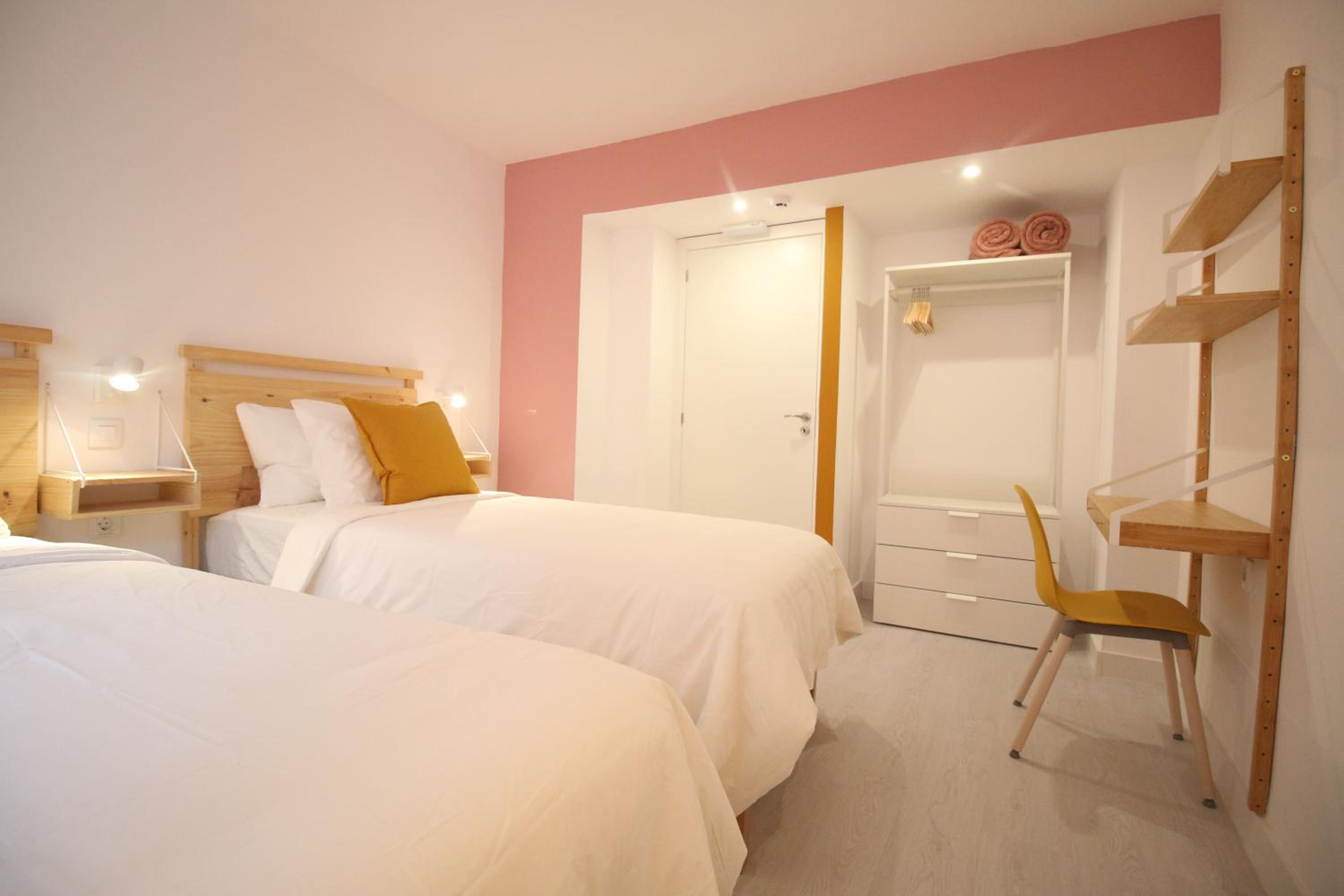 Quadruple Room - Disability Access - Photo 2