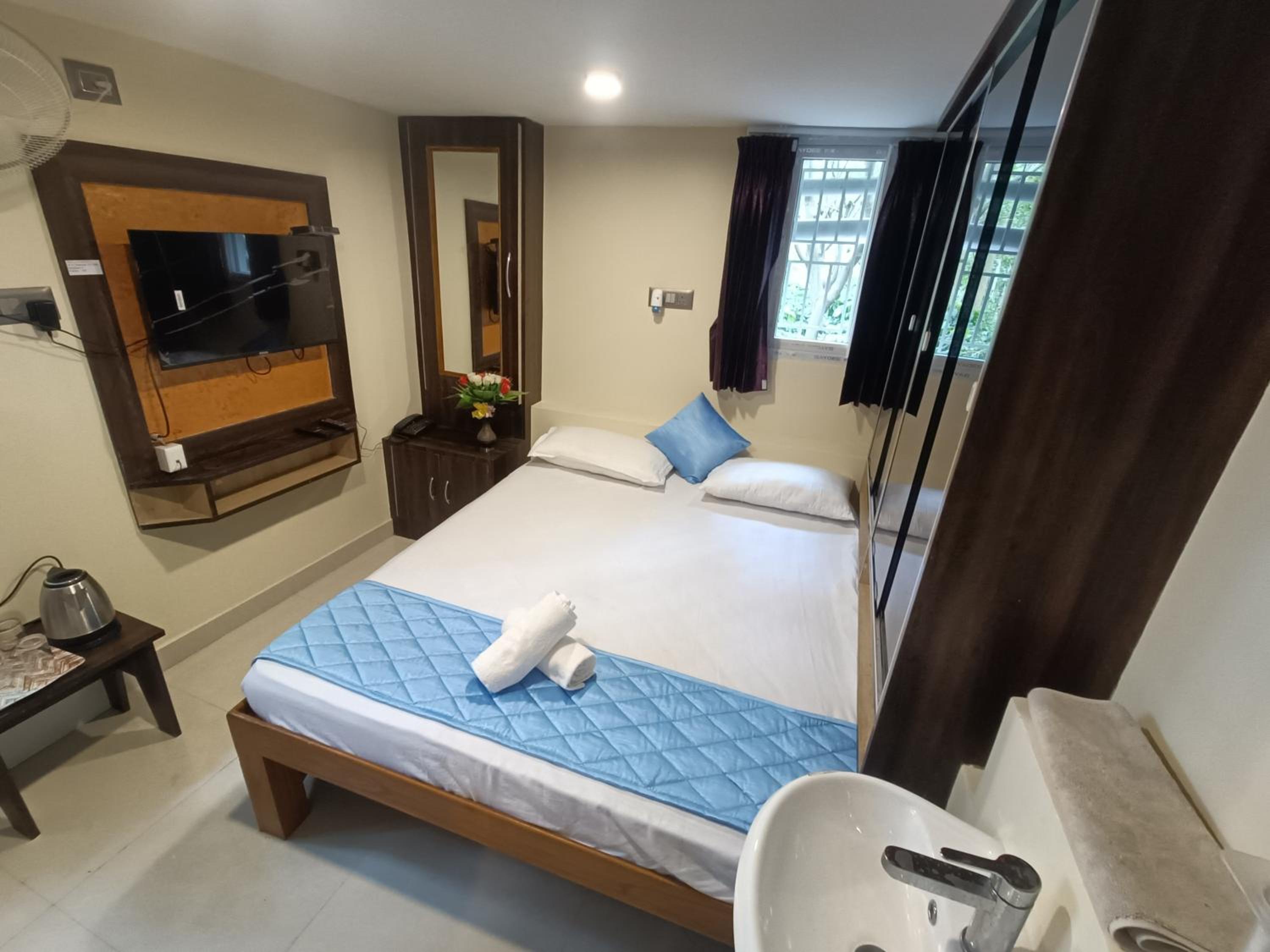 Small Double Room - Photo 8