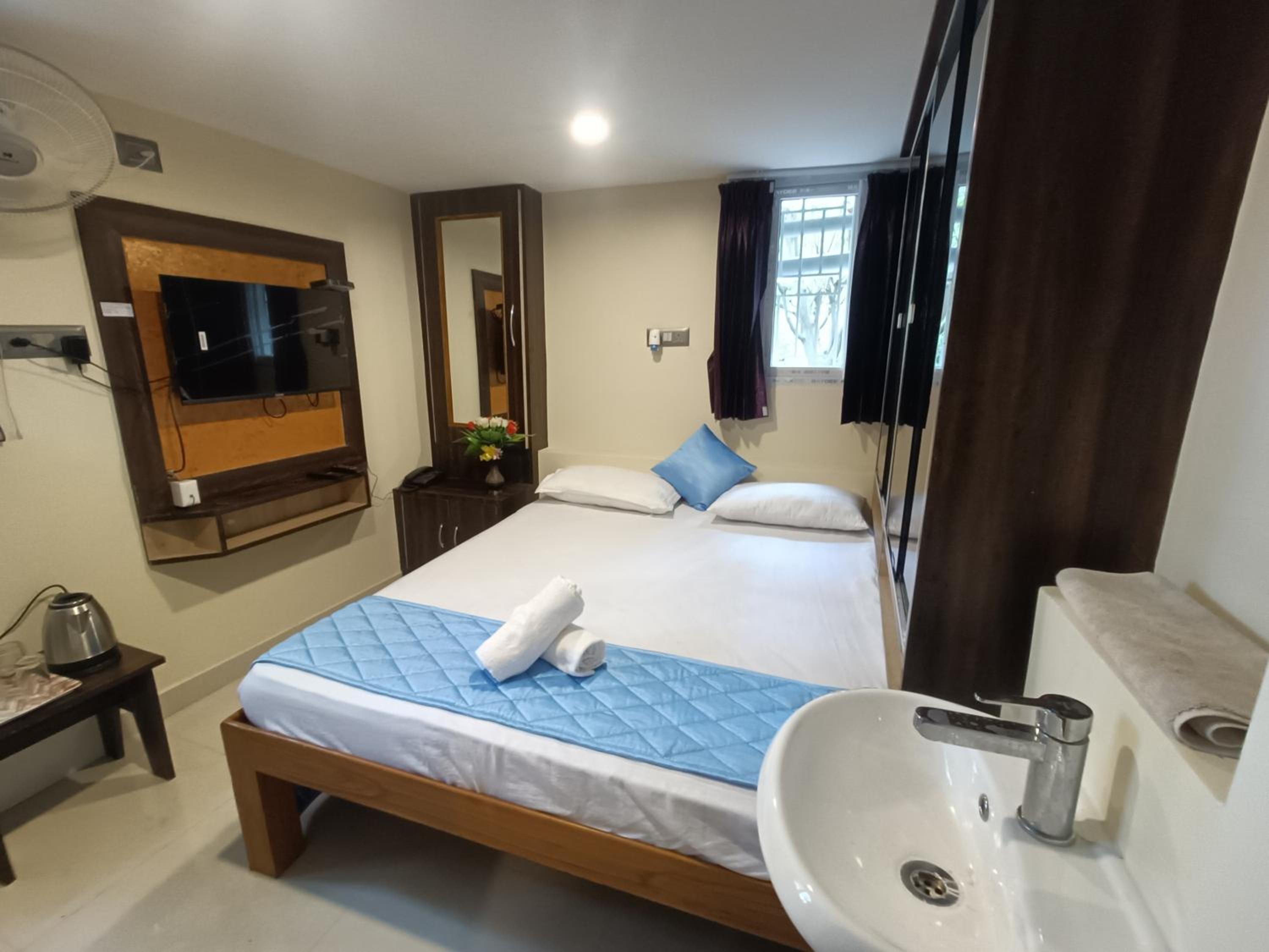 Small Double Room - Photo 22