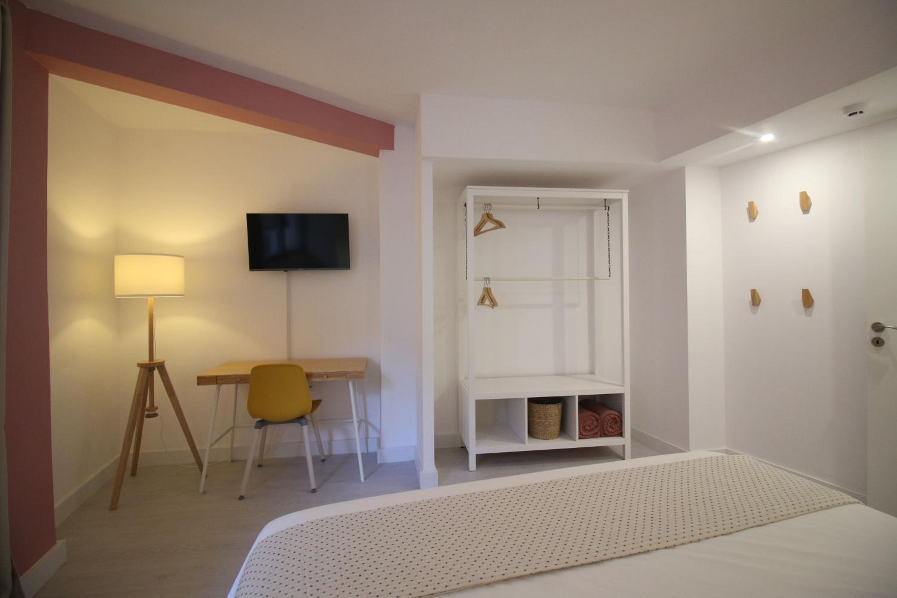Quadruple Room - Disability Access - Photo 6