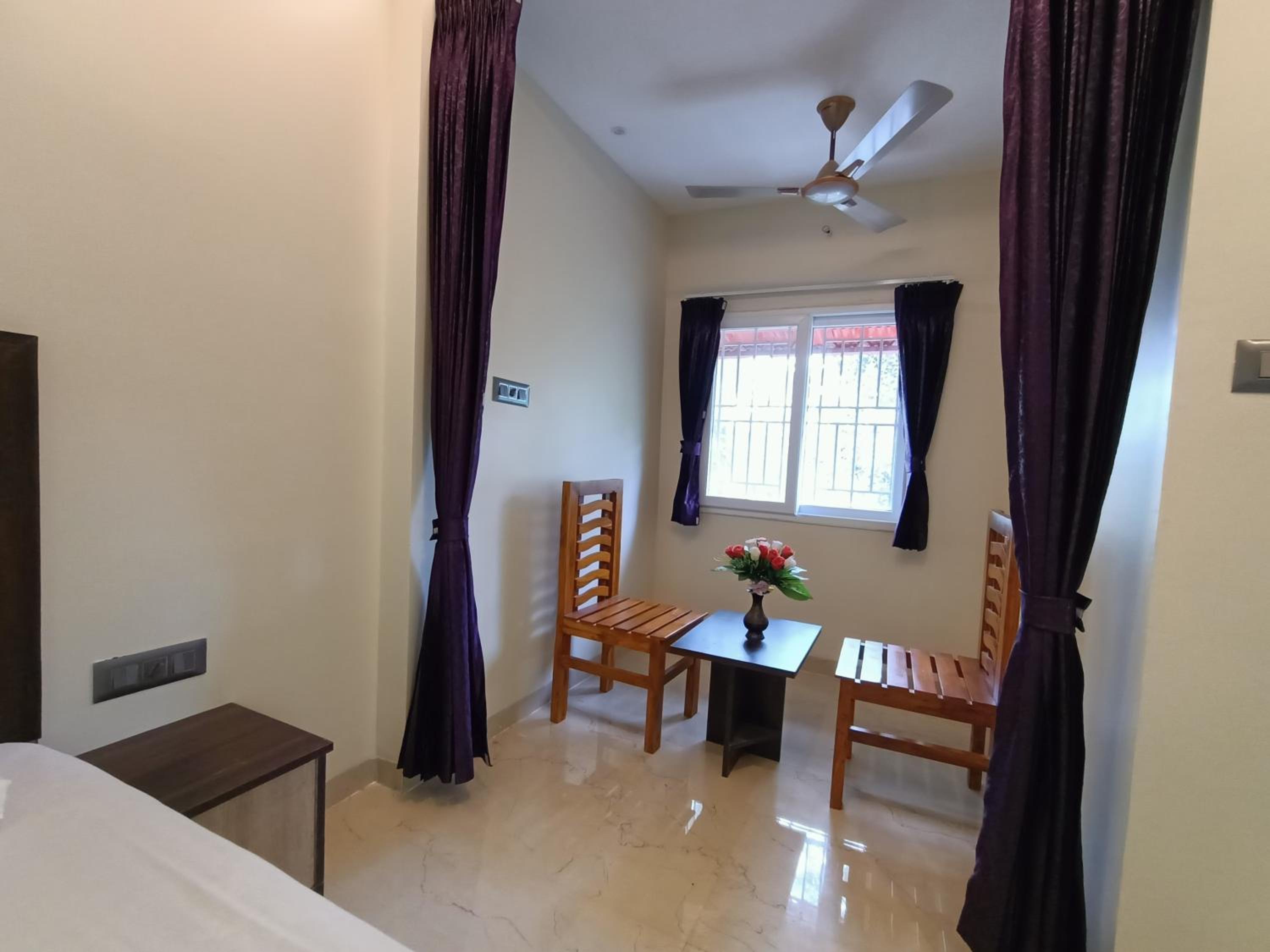 Family Room with Balcony - Photo 9