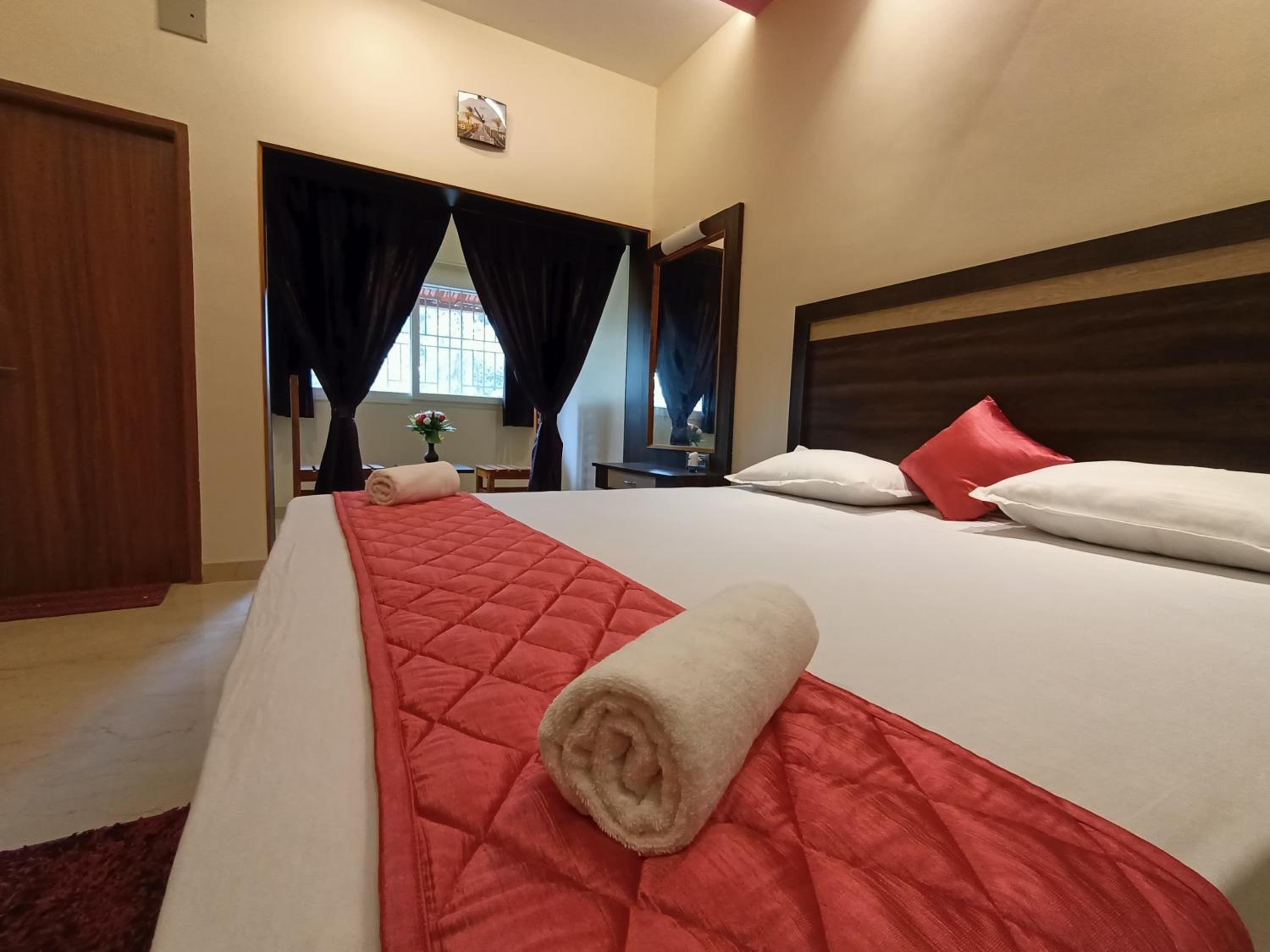 Deluxe Double Room - Photo 33