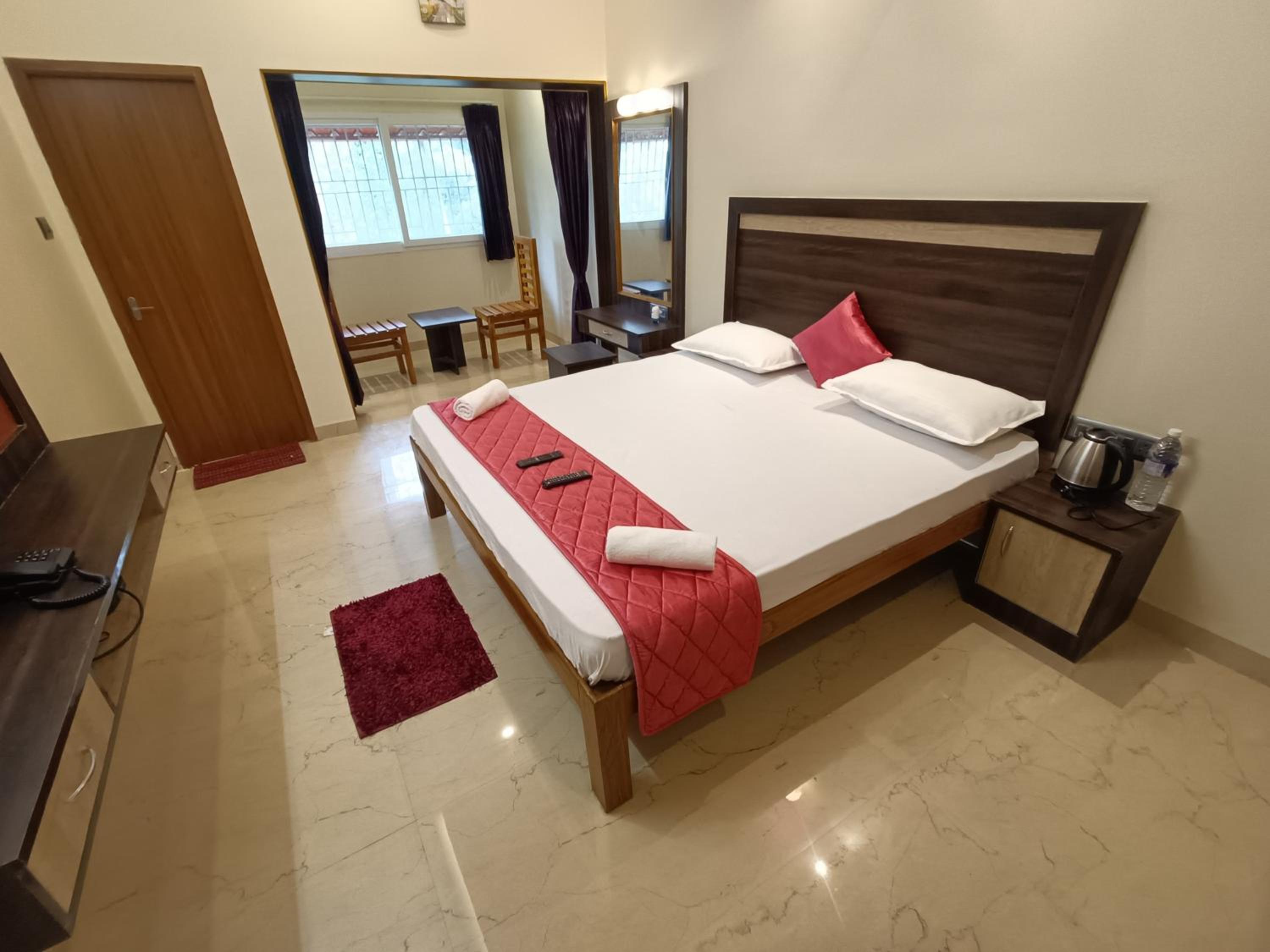 Deluxe Double Room - Photo 32