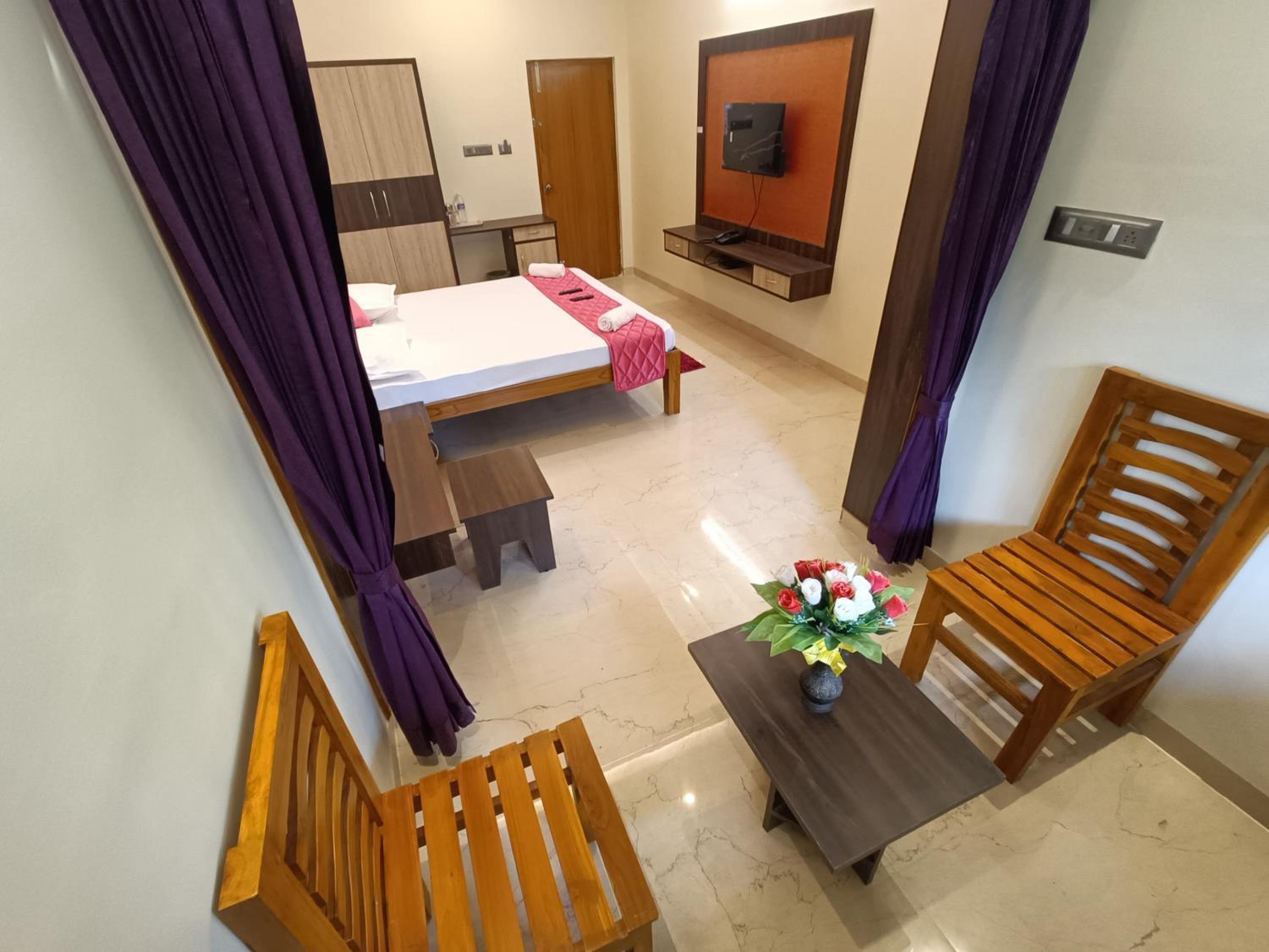 Deluxe Double Room - Photo 30