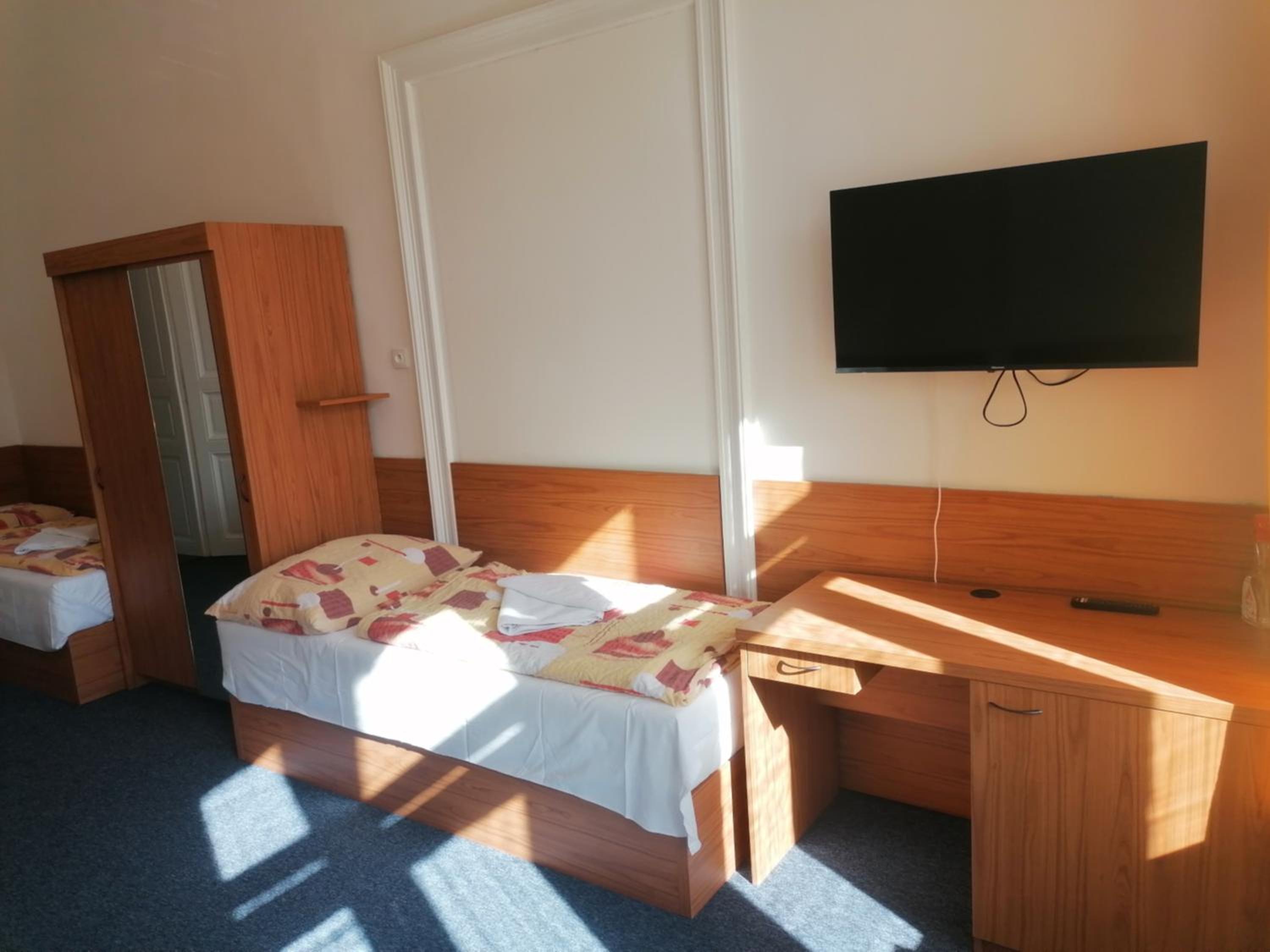 Superior Quadruple Room - Photo 1