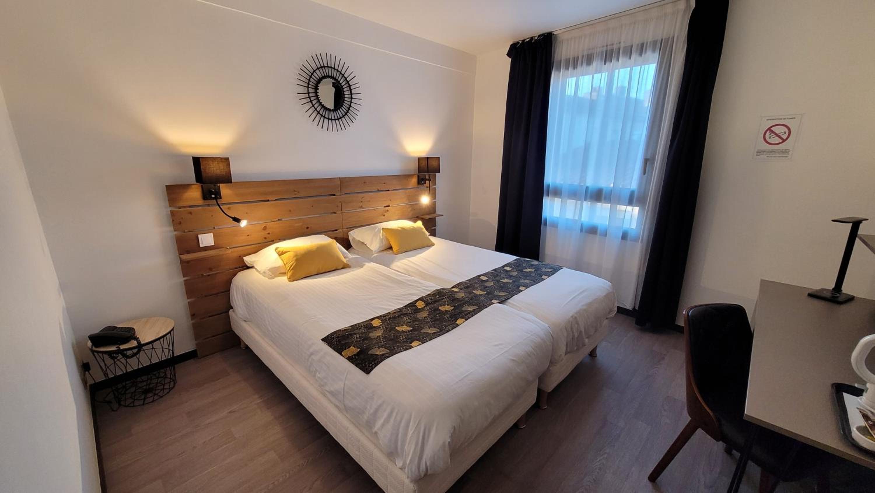 Standard Twin Room - Photo 5