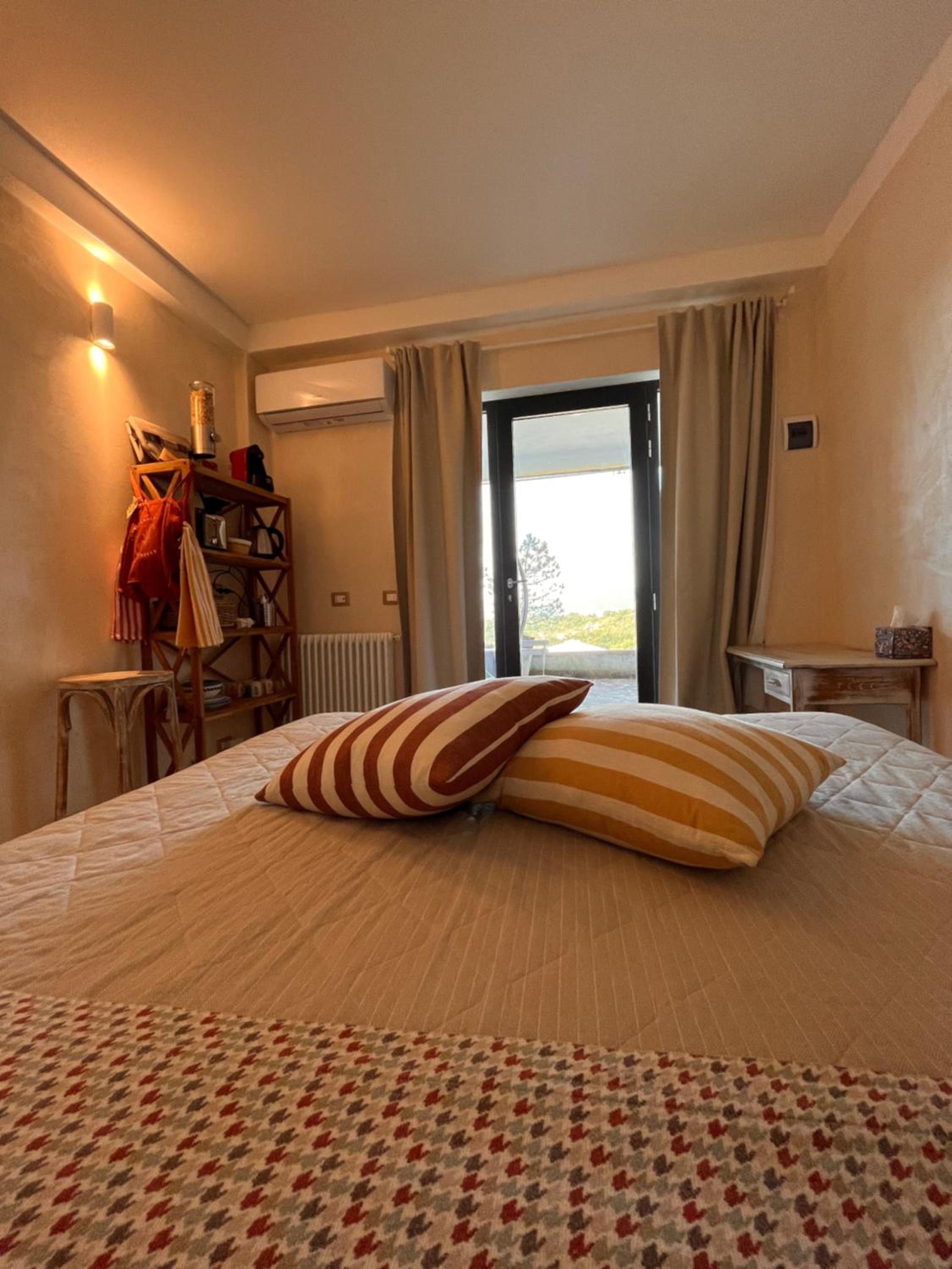 Deluxe Double Room with Balcony and Sea View photo 3