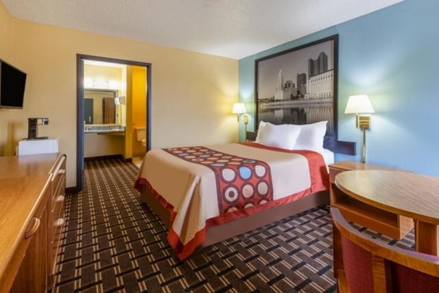 Double Room - Disability Access/Non-Smoking - Photo 2