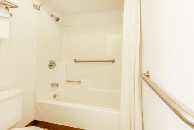 Double Room with Two Double Beds - Mobility Access/Non-Smoking - Photo 4