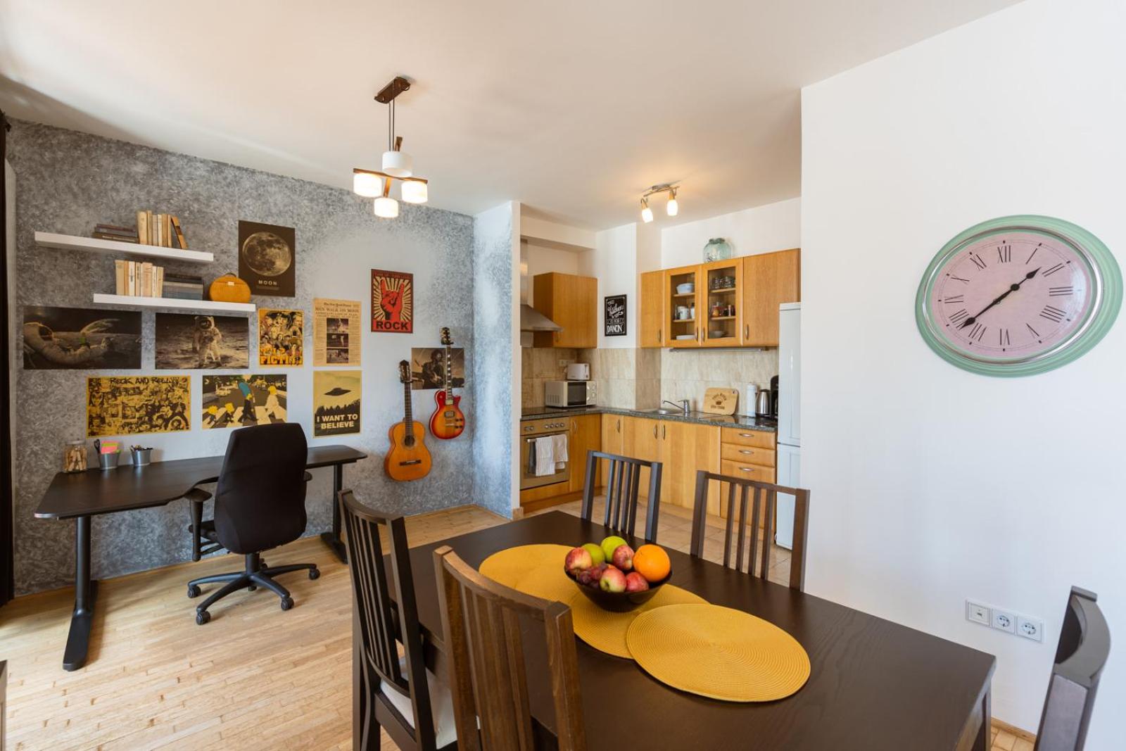 One-Bedroom Apartment - Photo 2