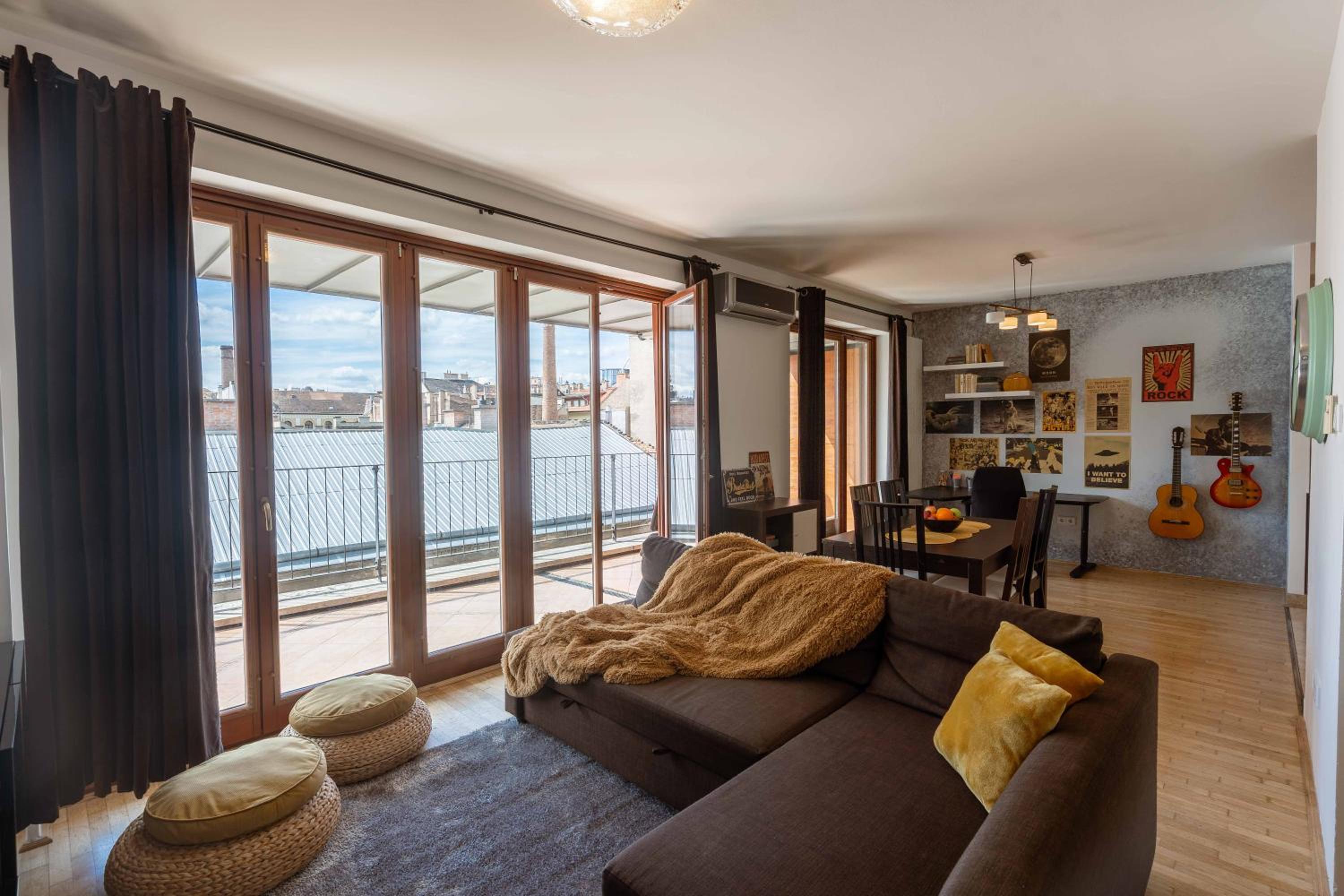 One-Bedroom Apartment - Photo 3