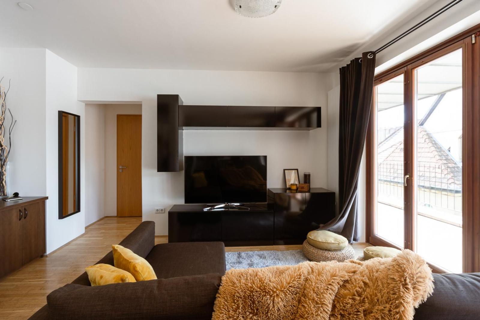 One-Bedroom Apartment - Photo 1